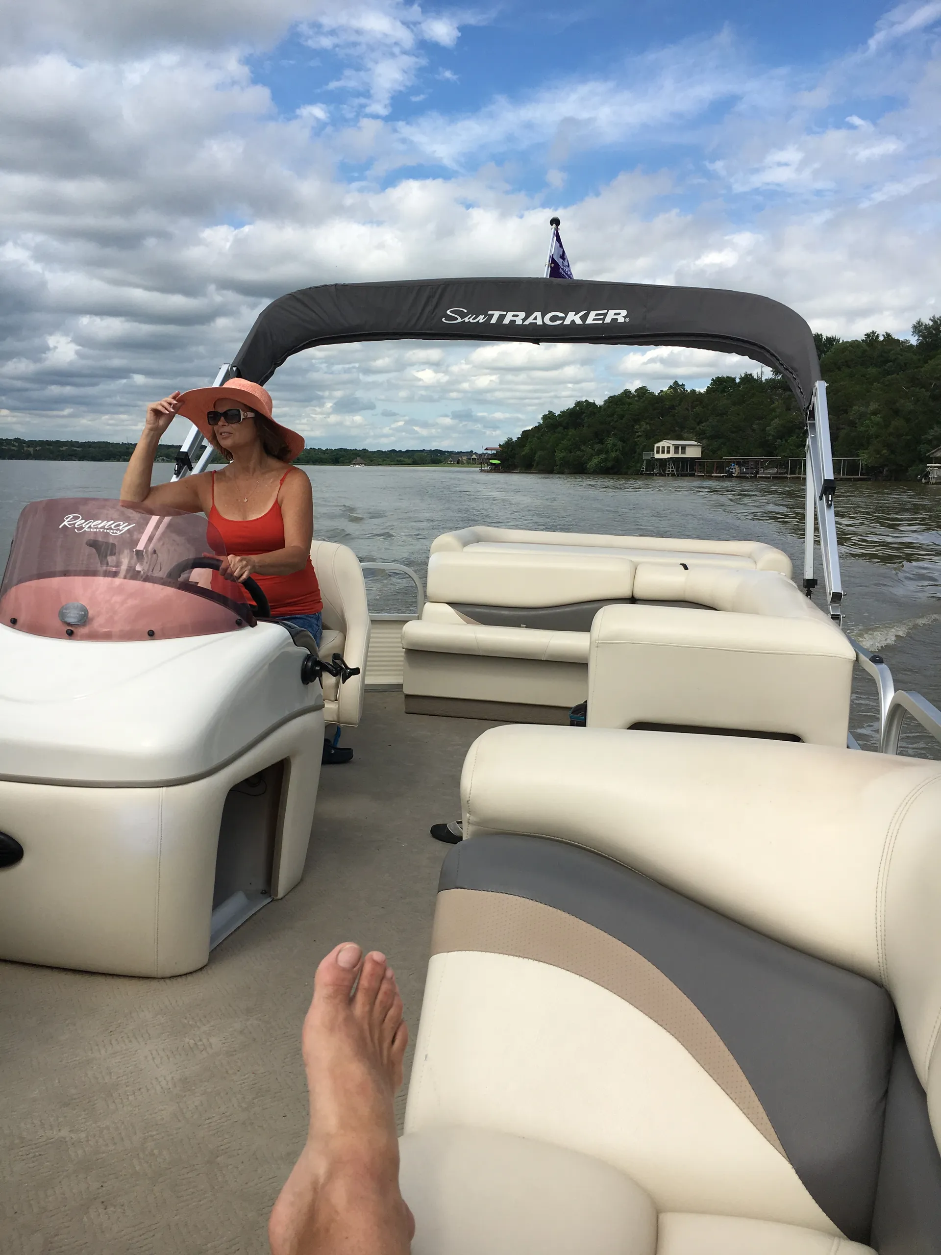Sun Tracker by Tracker Marine Party Barge 25 Regency I/O in Granbury, TX — photo 4