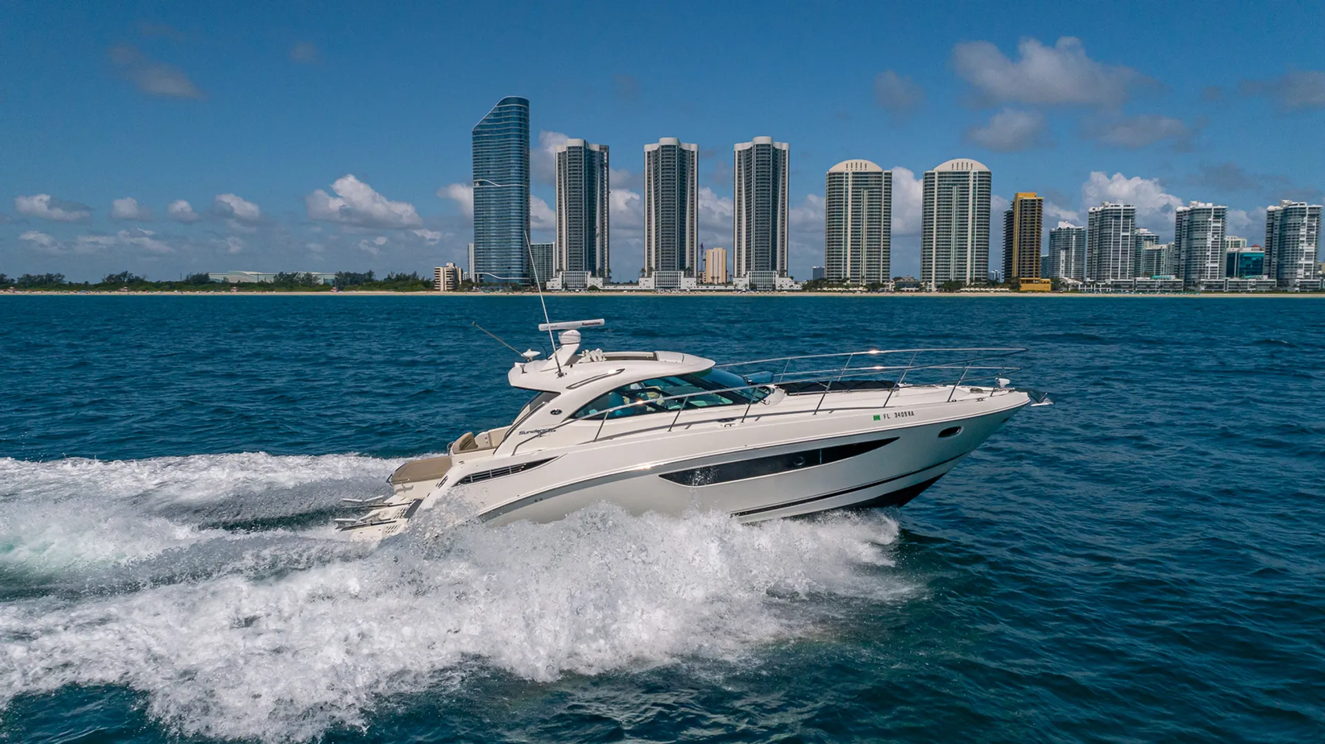 Sea Ray Boats Sundancer  in Hallandale Beach, FL — photo 2