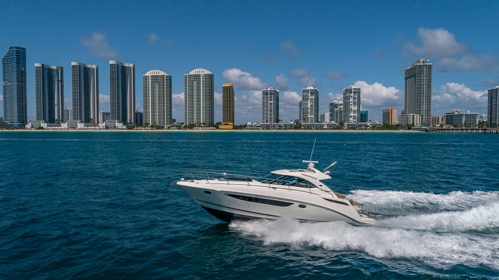 Sea Ray Boats Sundancer  in Hallandale Beach, FL — photo 4