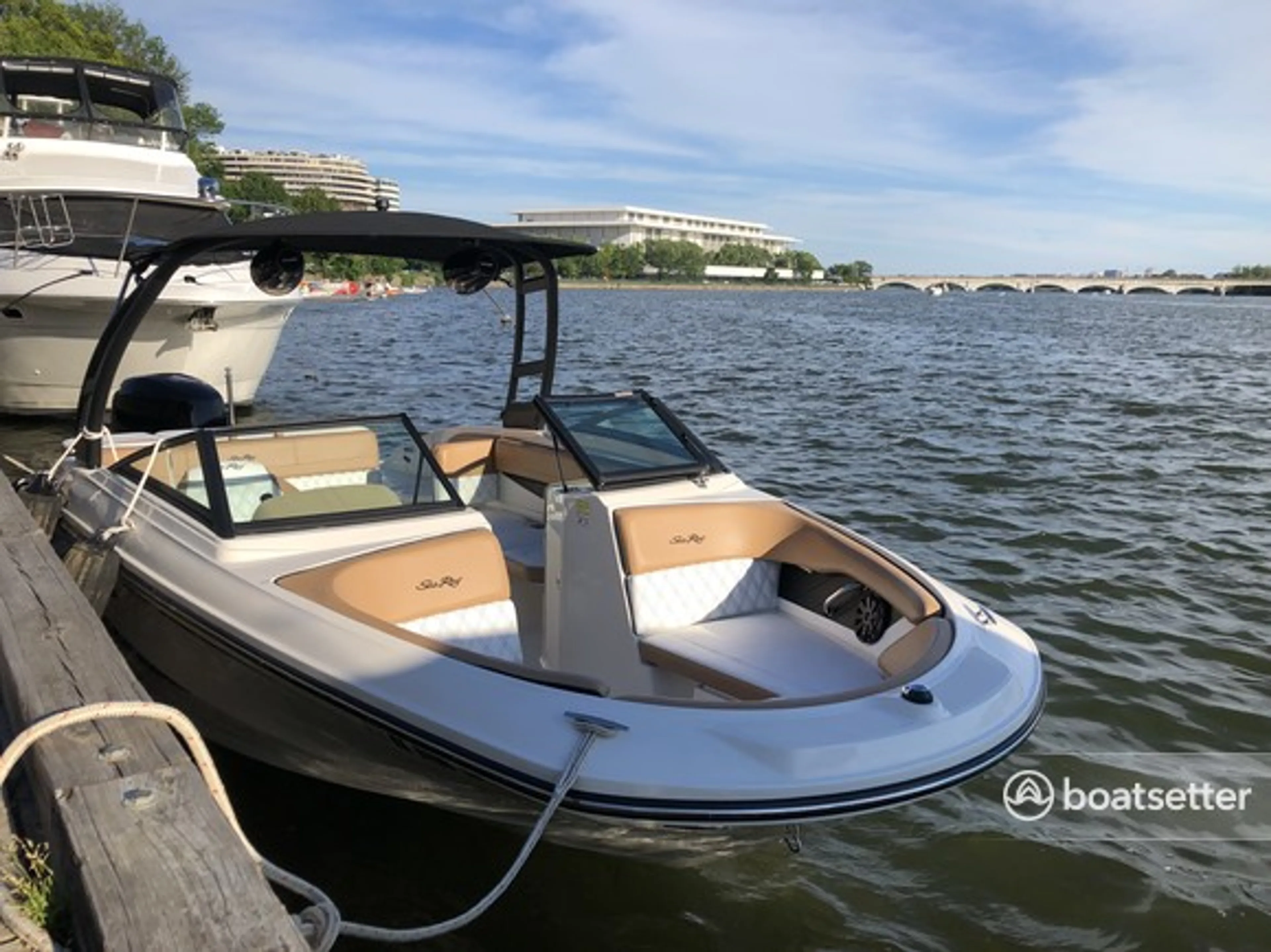 Rent a SEA RAY BOATS 21 SPX W/TRLR in Washington, DC on Boatsetter