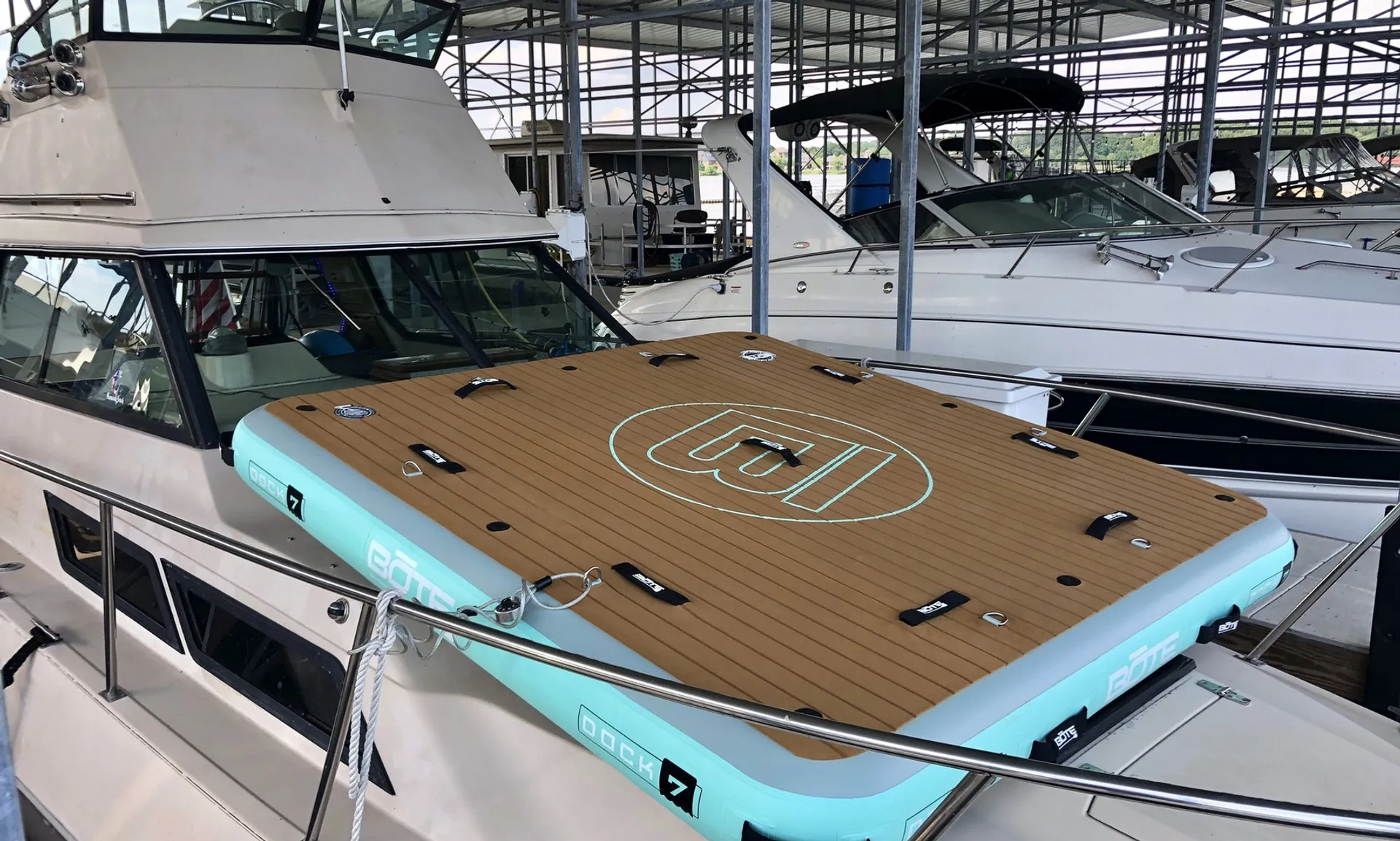 30' Sport Yacht. Come Live the Yacht Life!