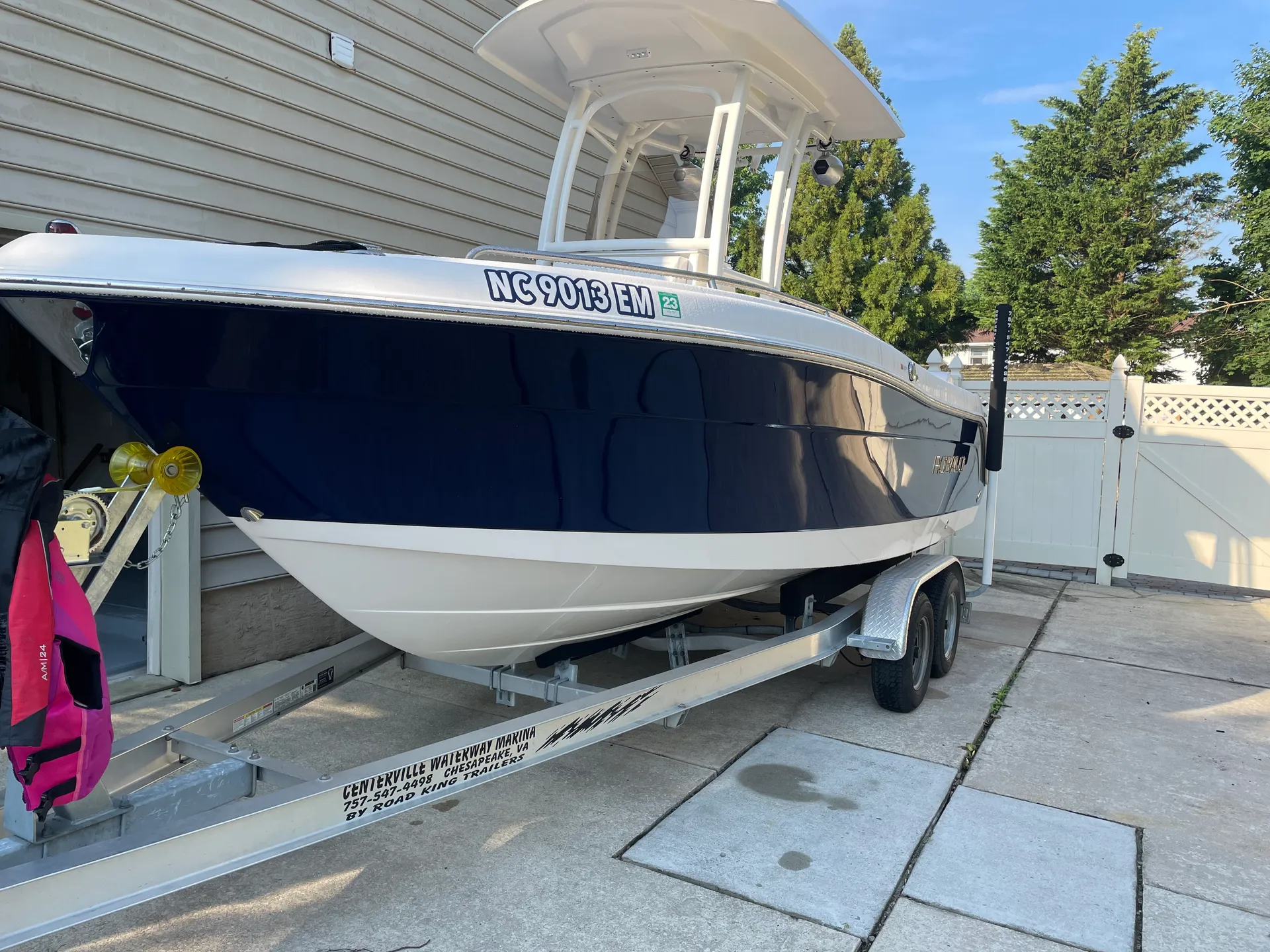 21' Robalo R222 for rent in Cape May, NJ!