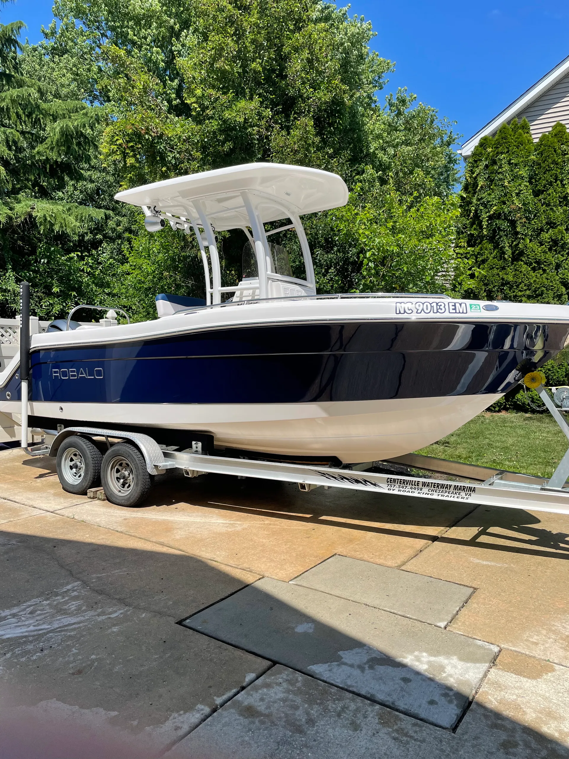 21' Robalo R222 for rent in Cape May, NJ!