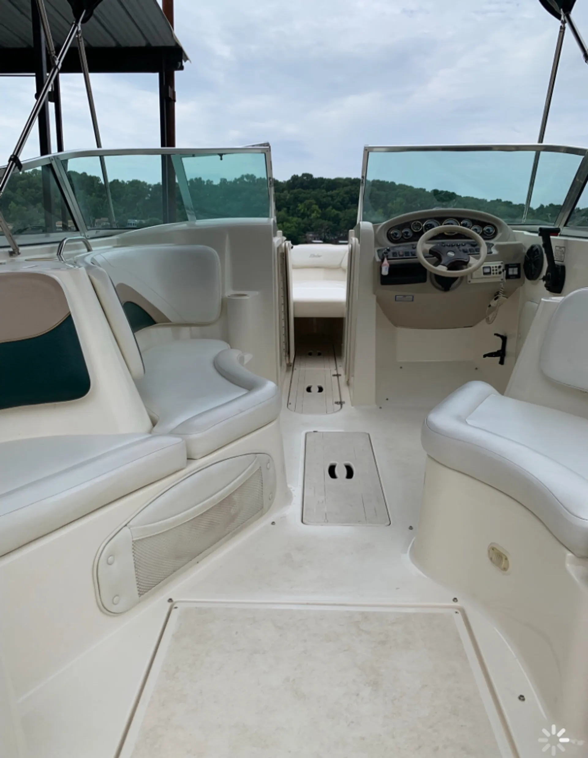 Rinker Boats 272 Captiva Open Bow in Osage Beach, MO — photo 8