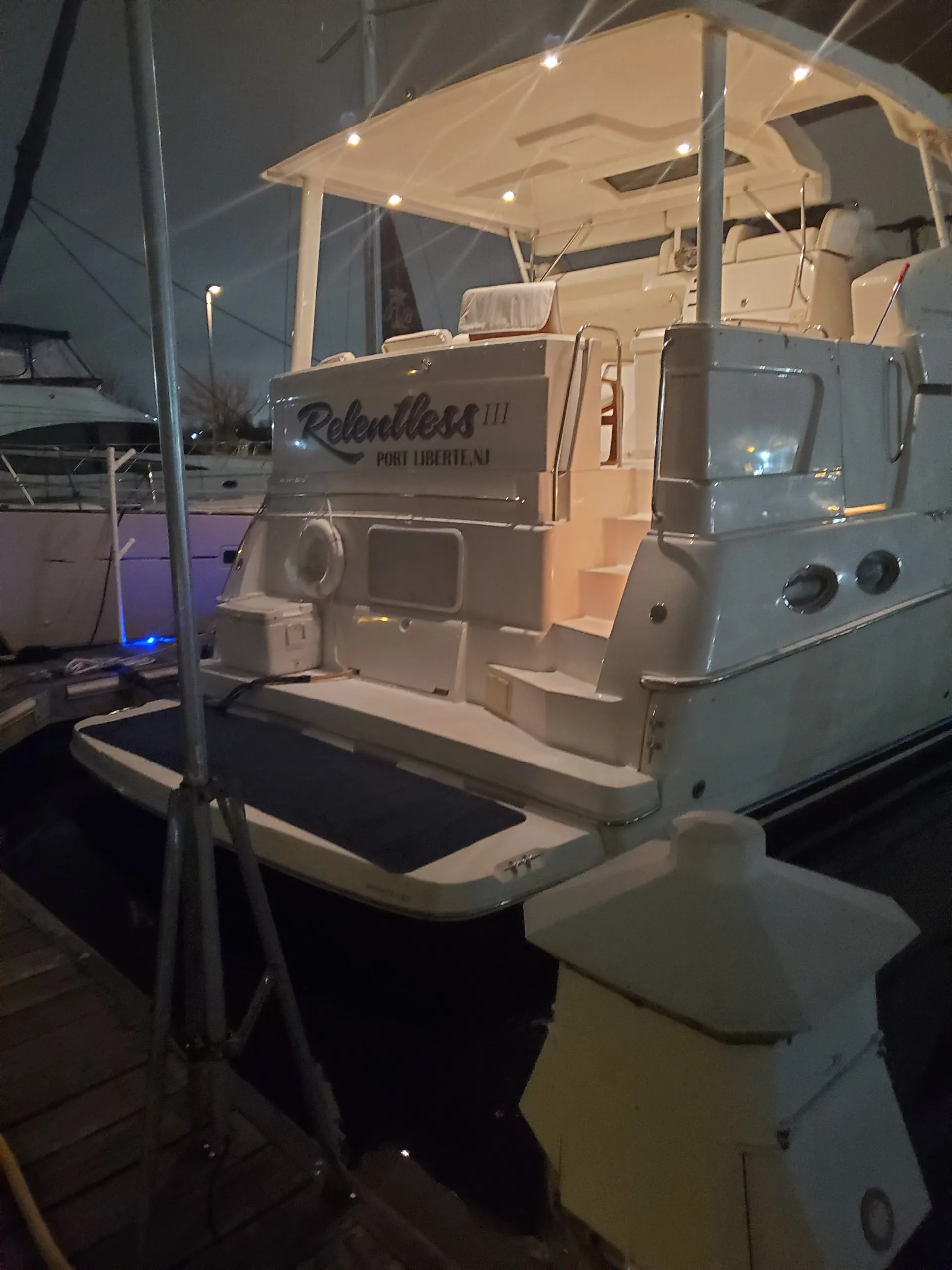 Silverton Marine 392 Motor Yacht in Jersey City, NJ — photo 8