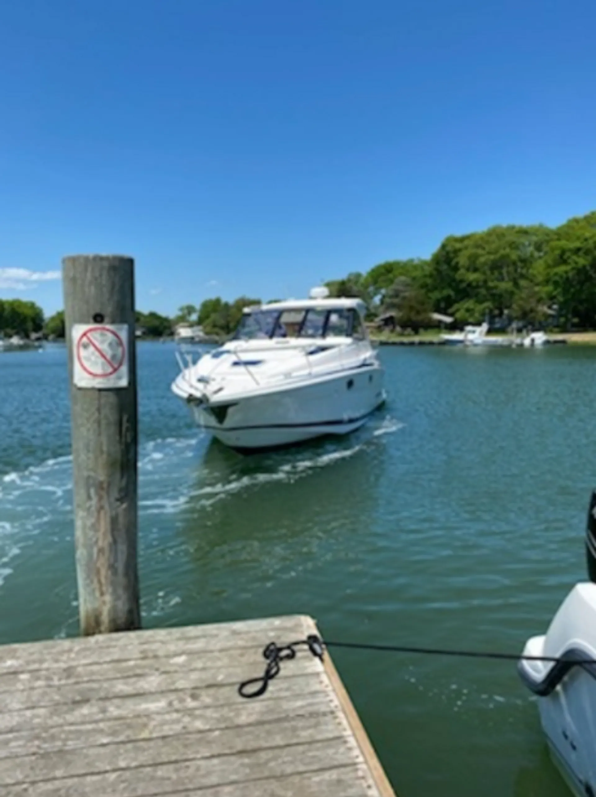 REGAL BOATS 35 SPORT COUPE W/JOYSTICK in Greenport, NY — photo 2