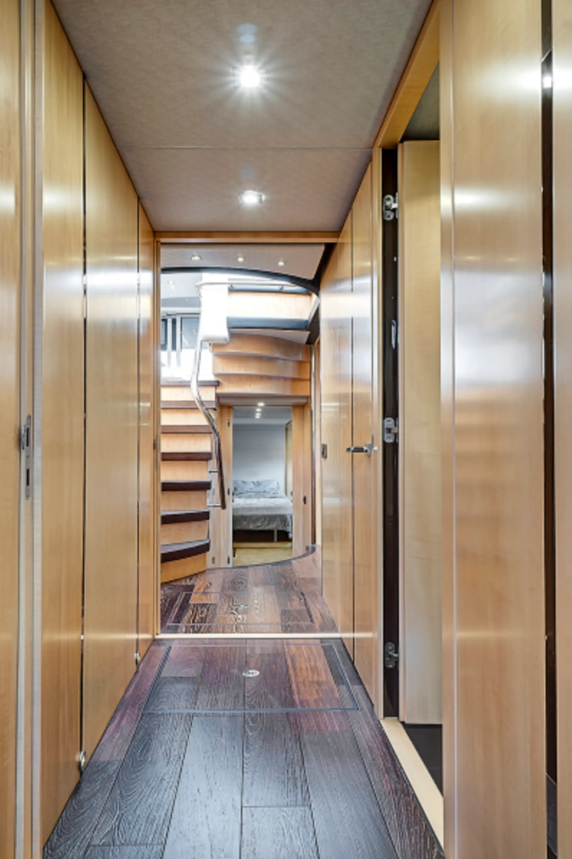 Sunseeker 70' Sunseeker Sport Yacht in Miami Beach, FL — photo 10