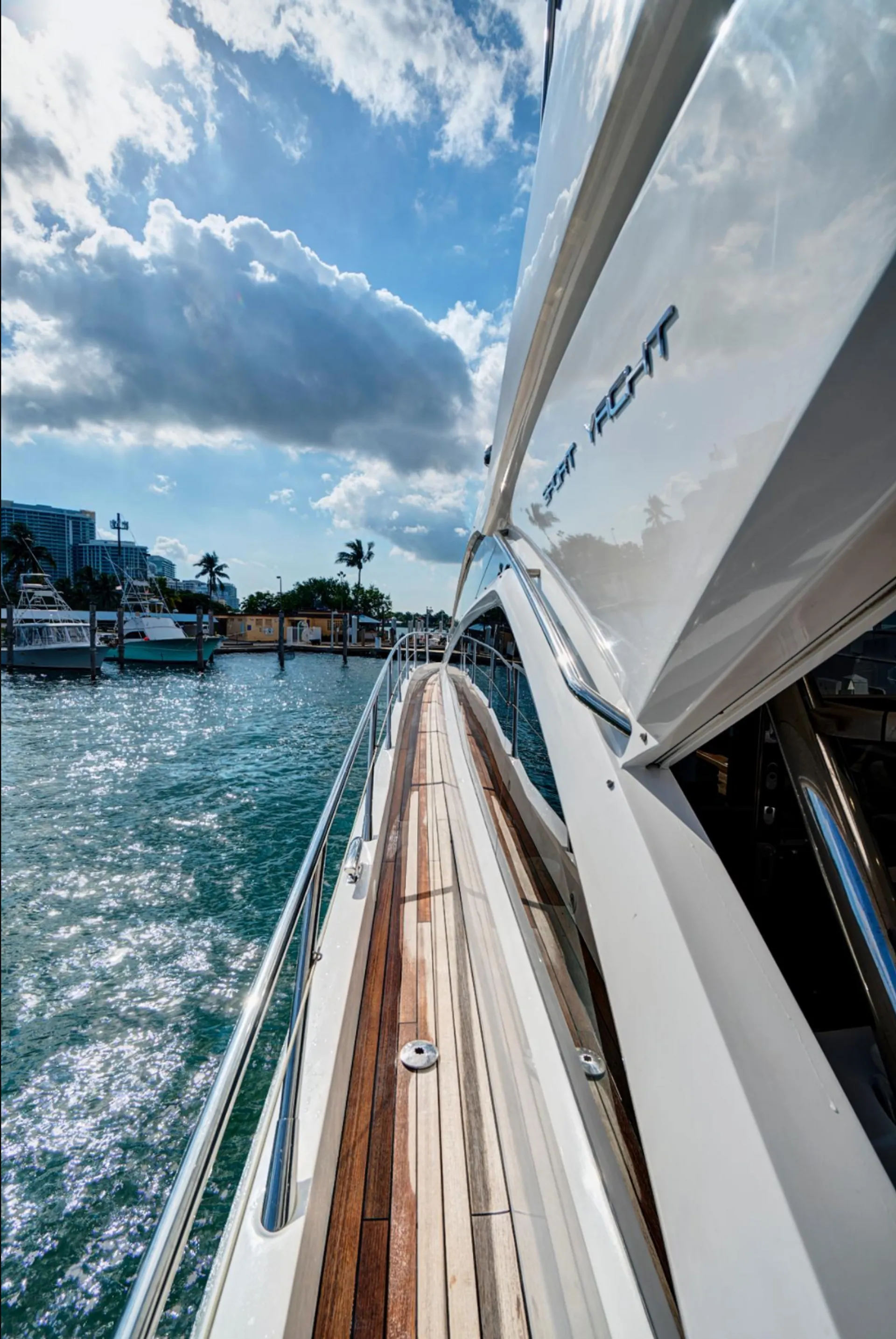 Sunseeker 70' Sunseeker Sport Yacht in Miami Beach, FL — photo 6