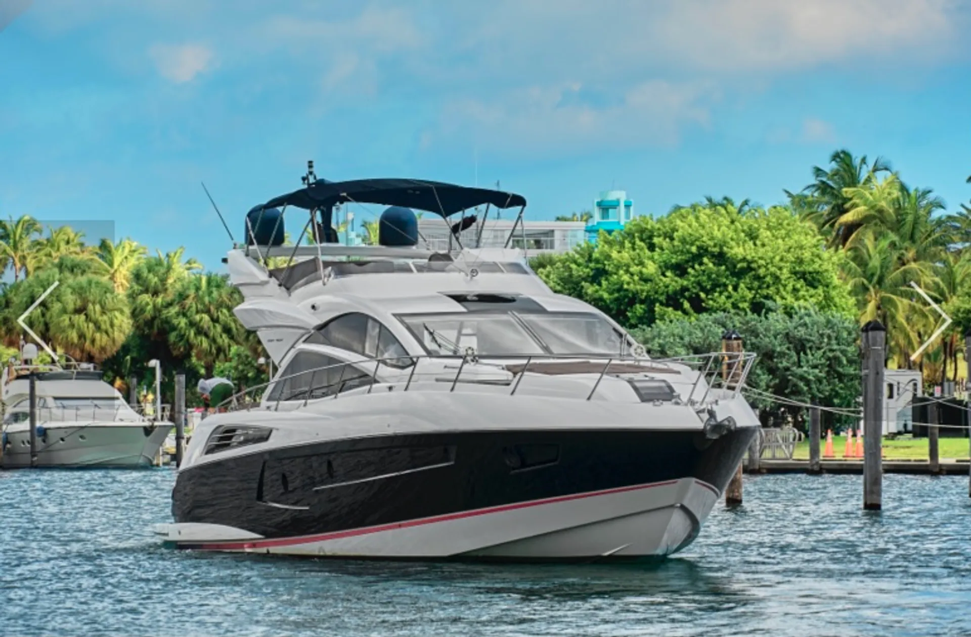 Sunseeker 70' Sunseeker Sport Yacht in Miami Beach, FL — photo 2