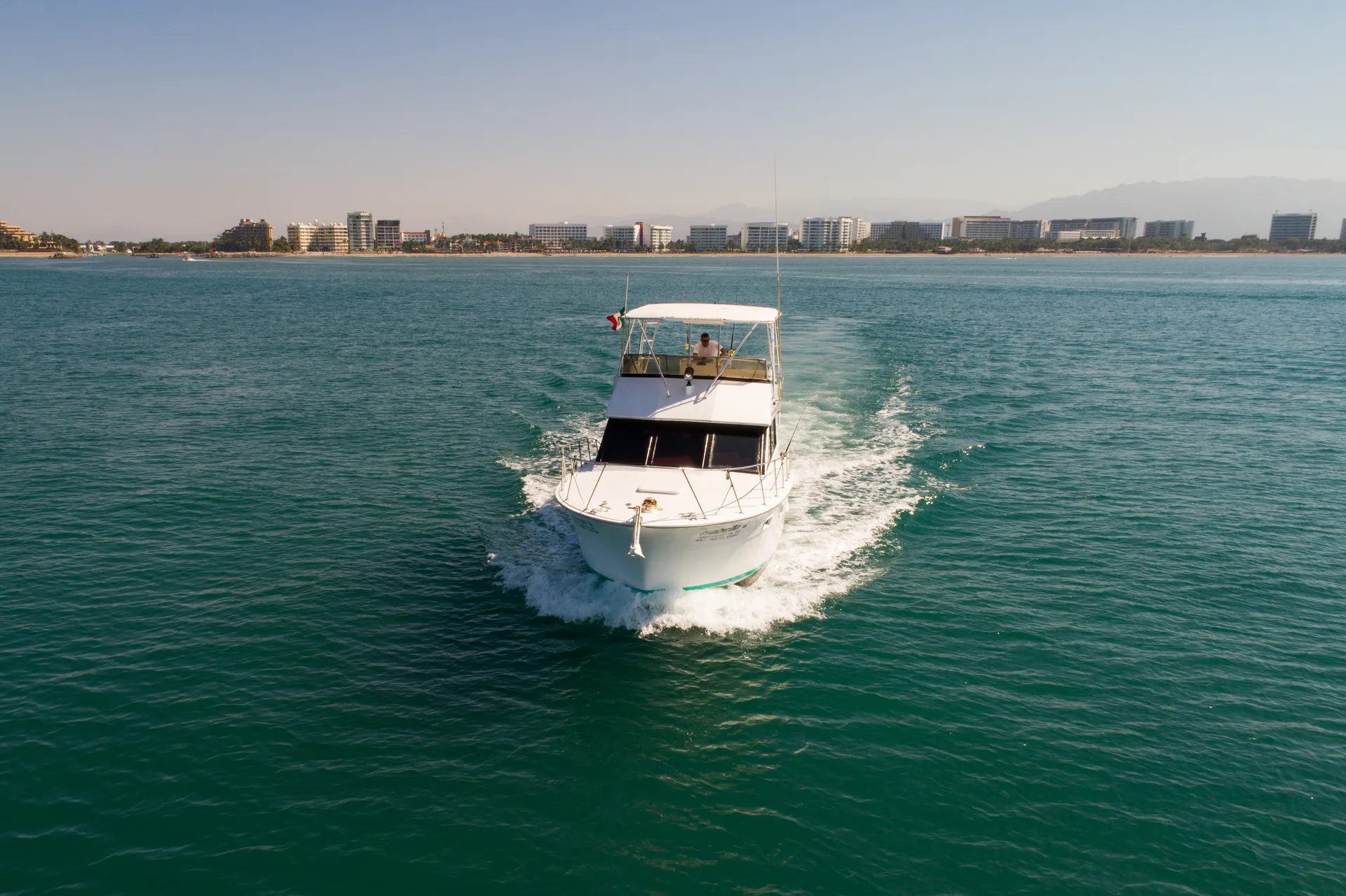 Hatteras 42 Cockpit Motoryacht in Las Jarretaderas, Nay. — photo 2
