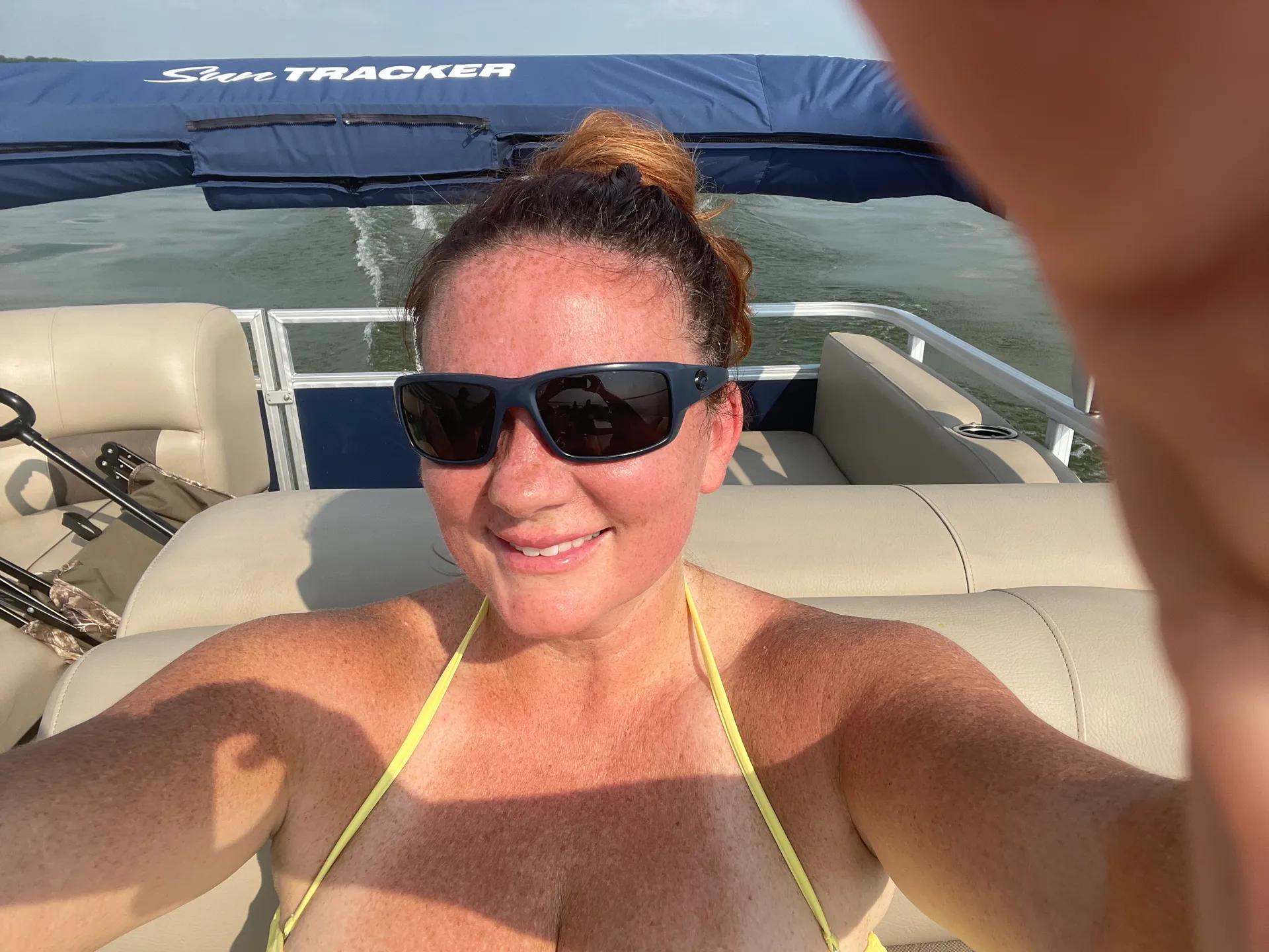 Tritoon Party Barge on Grapevine