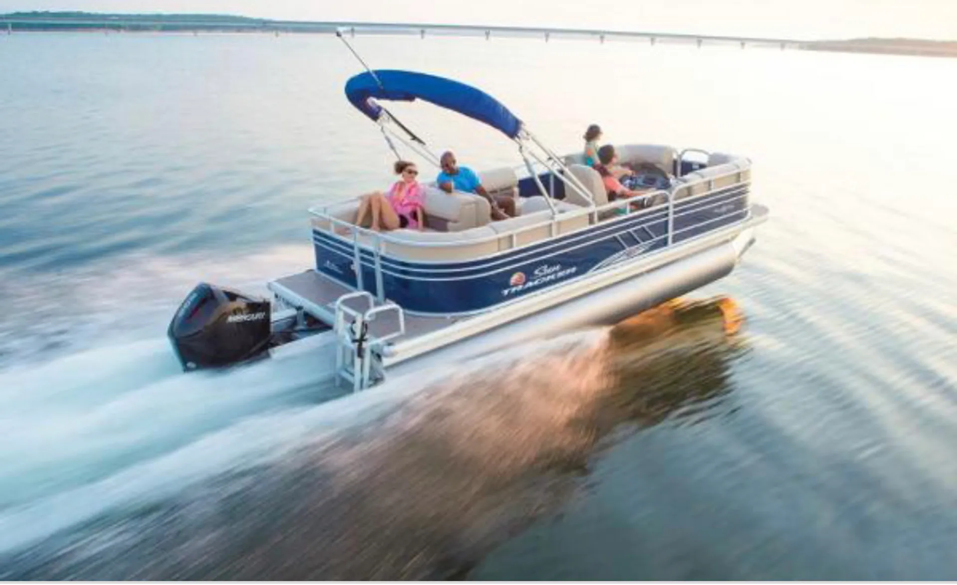 Tritoon Party Barge on Grapevine