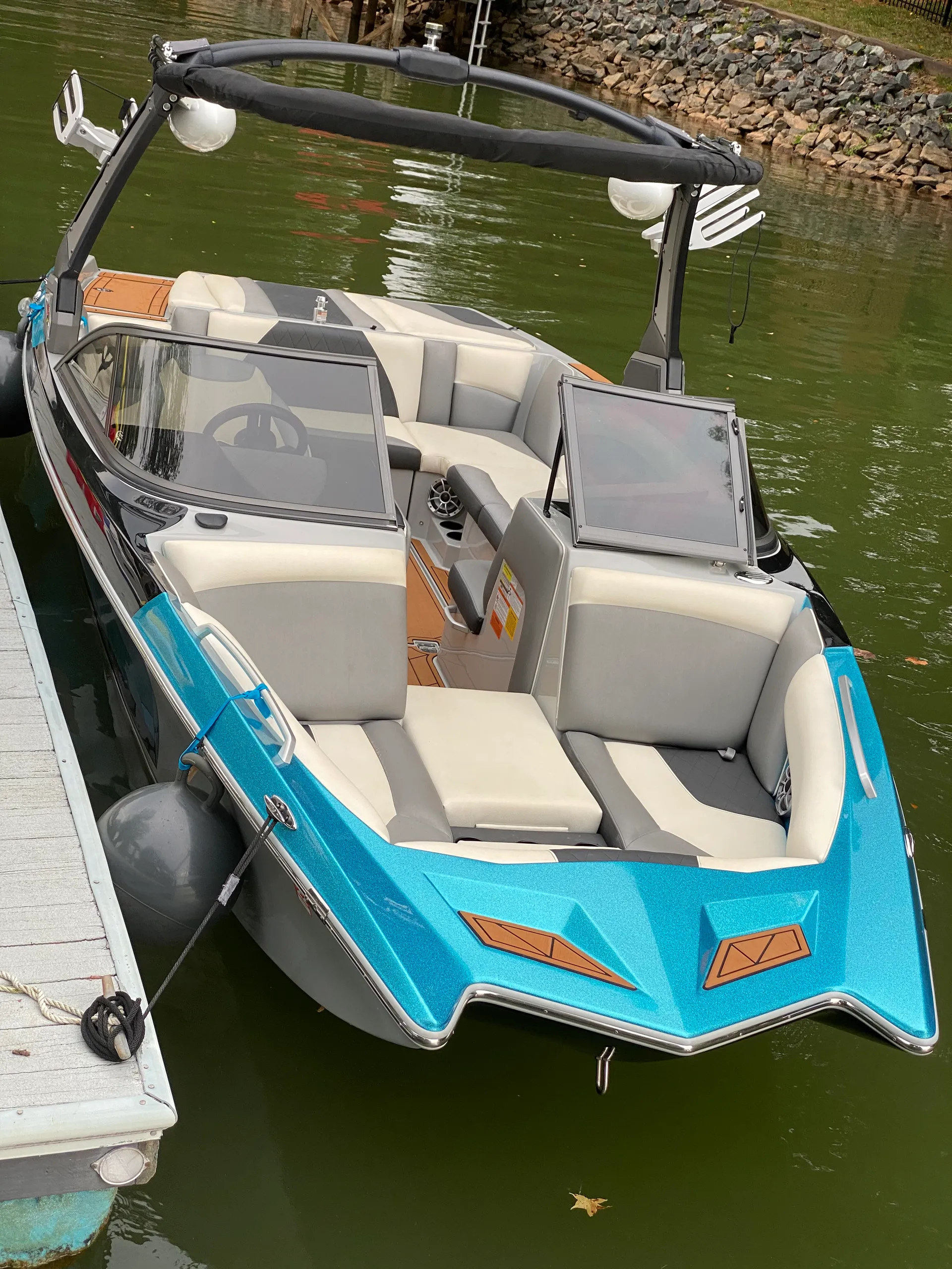 2017 Tige R22 Wake Surf Boat 