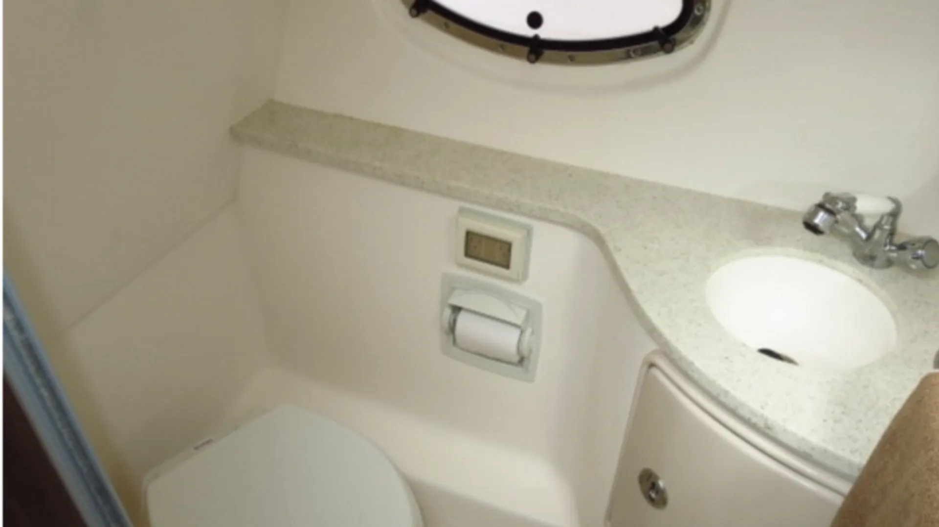 Regal 31' Express in St. Petersburg, FL — photo 8