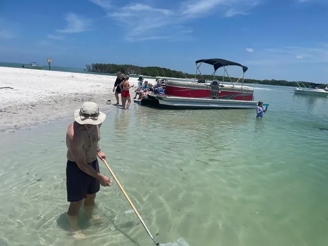 Rent a AVALON PONTOONS pontoon in Gulfport, FL near me