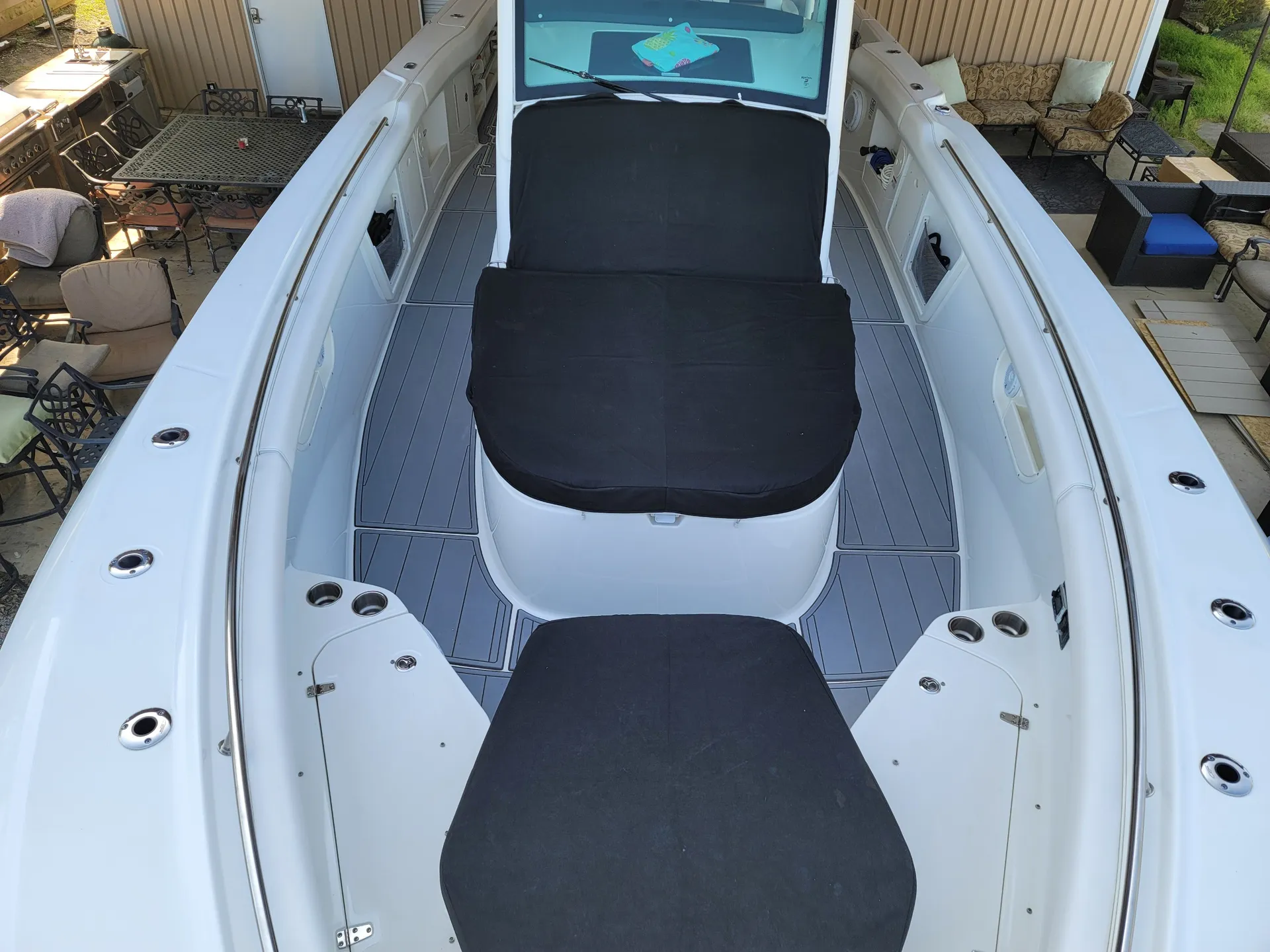 BOSTON WHALER 370 OUTRAGE W/3-300L6 VERADO in Pottsboro, TX — photo 6