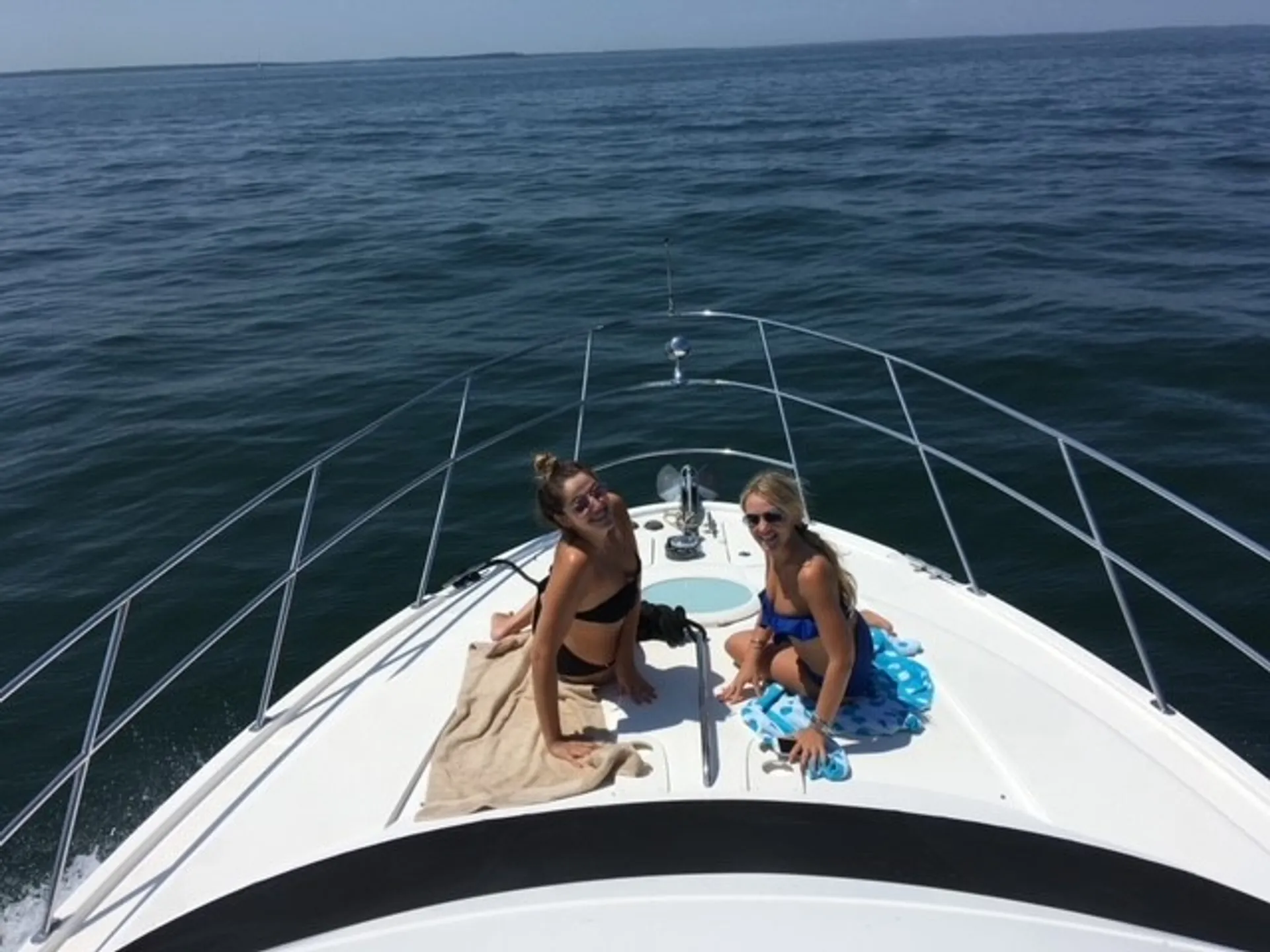 Meridian Yachts 408 Motoryacht in East Hampton, NY — photo 4