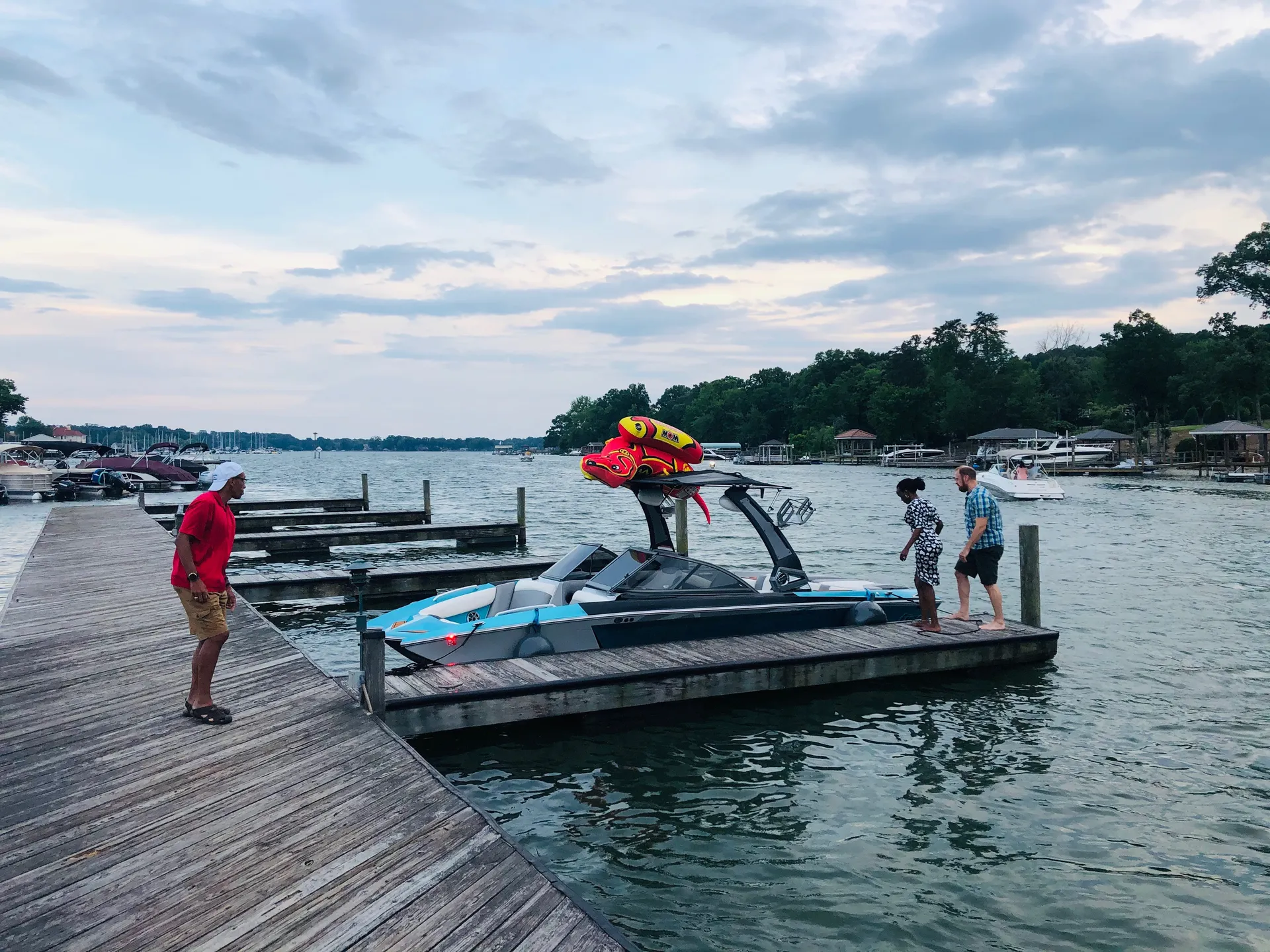 2017 Tige R22 Wake Surf Boat 