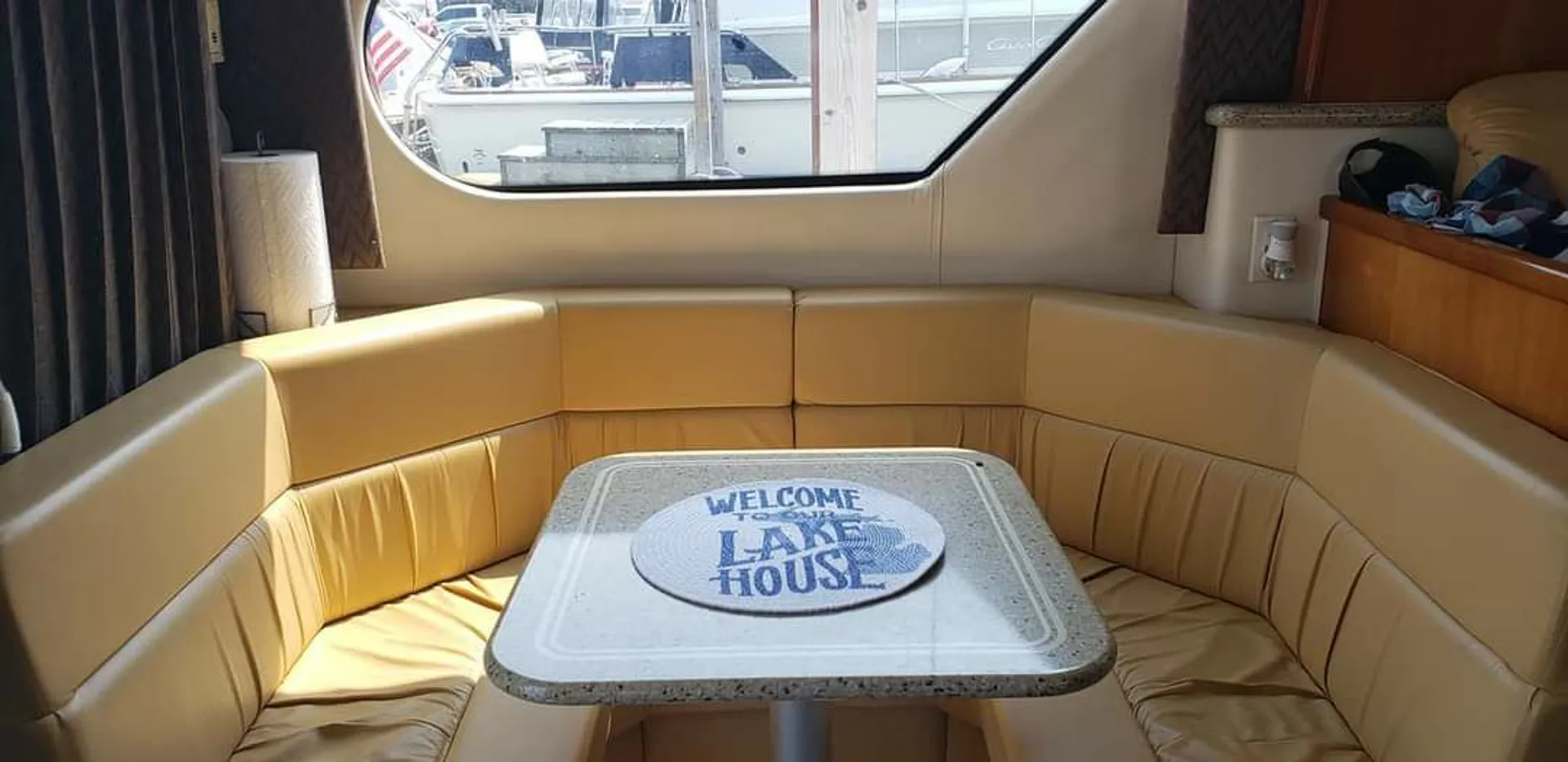 Carver Yachts 374 Voyager in Harrison charter Township, MI — photo 10