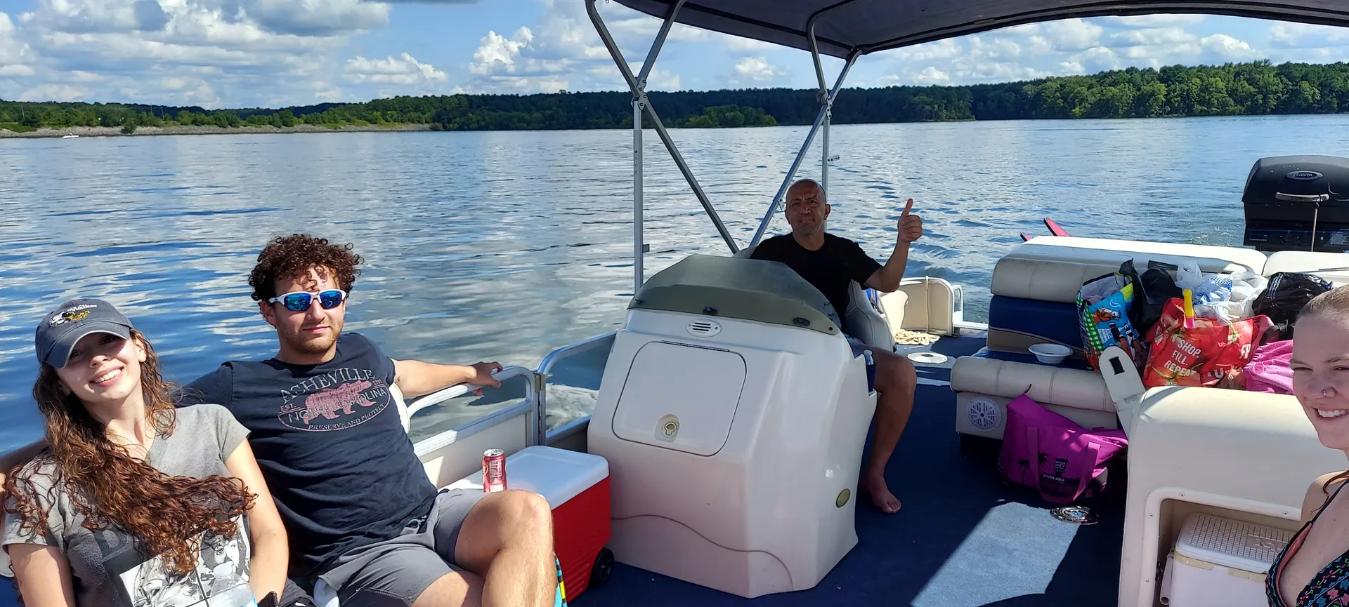 Family Fun &amp; Sun 24 Foot Tritoon. Lots of shade.