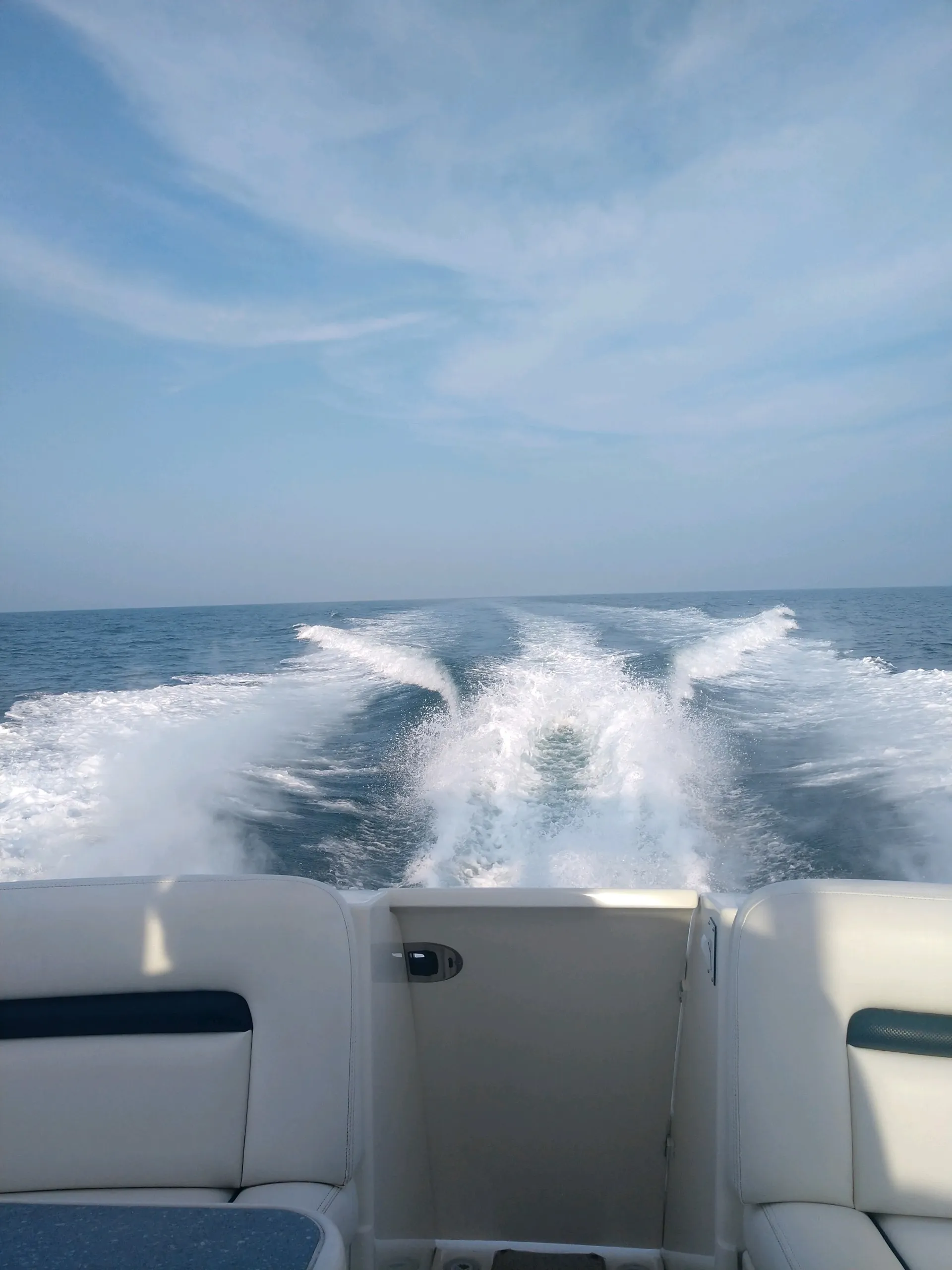 Charter this 44' Luxury  Sea Ray Yacht 