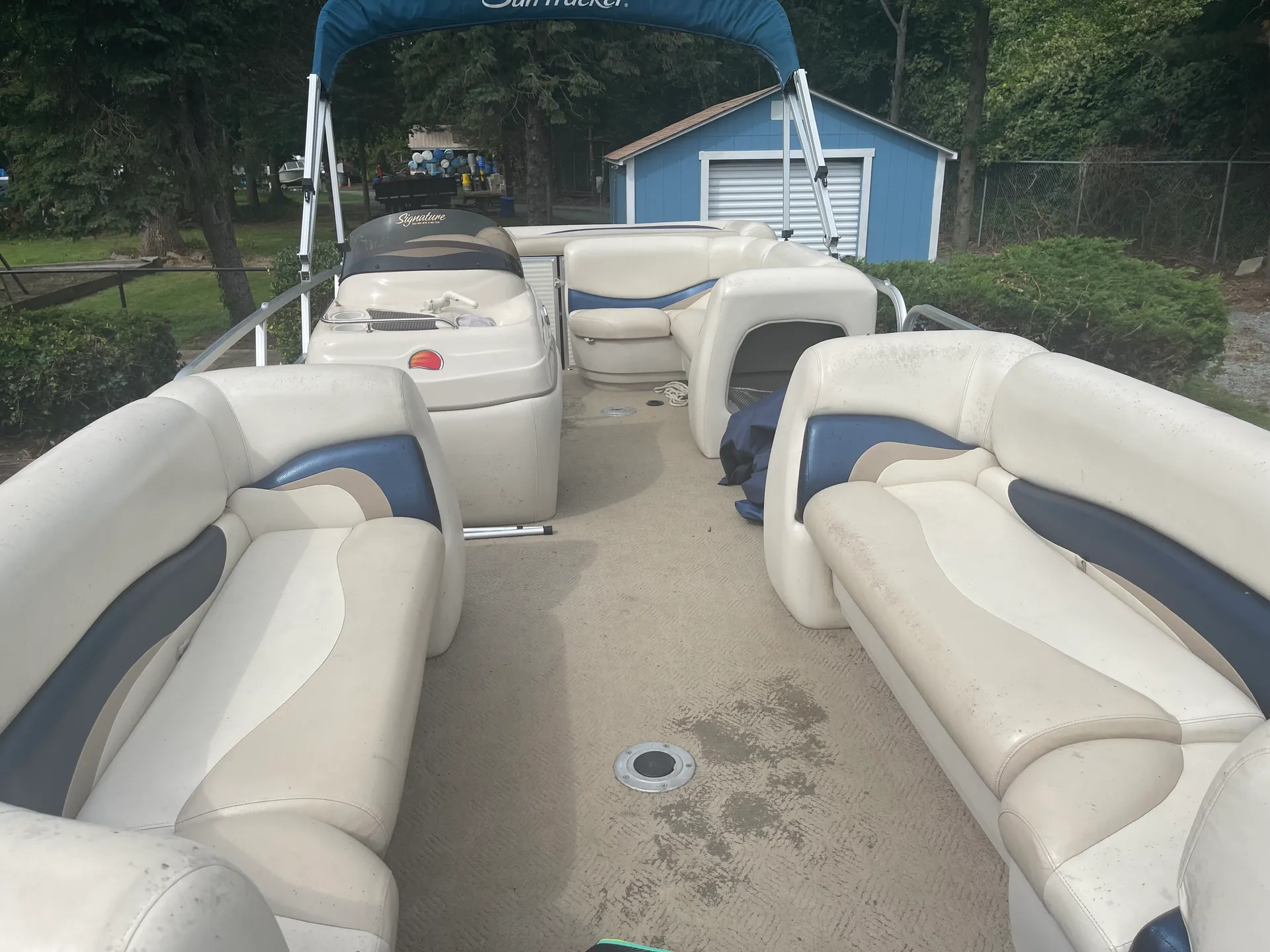 Sun Tracker by Tracker Marine Party Barge 21 Signature w/40ELPT 4-S in Brick Township, NJ — photo 4