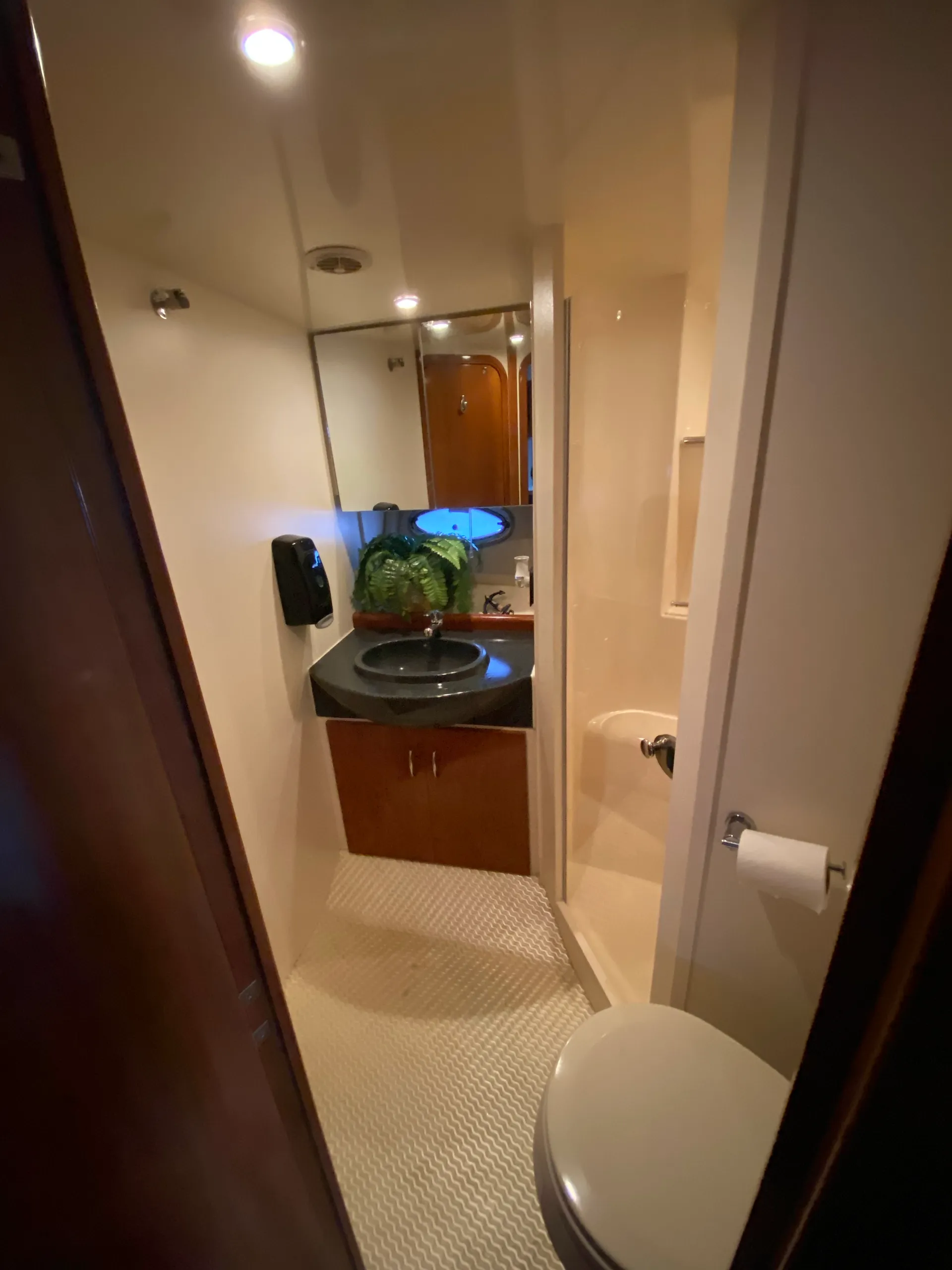 ⭐️IF YOU HAVE UP TO 6 IN YOUR GROUP THEN WE’RE "JUST RIGHT" FOR YOU 🌤