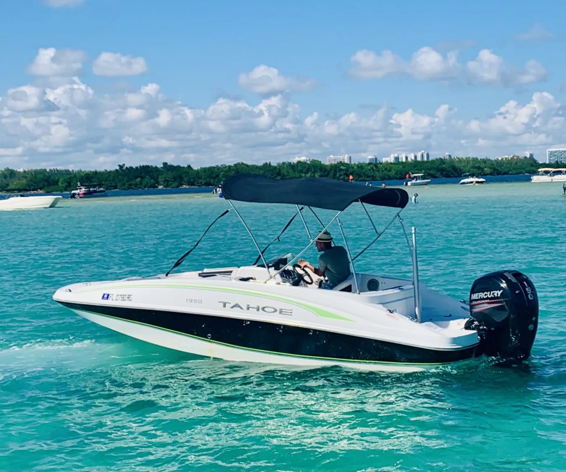 BEST BOAT | Up to 8 PPL | 15-FT MAT INCLUDED
