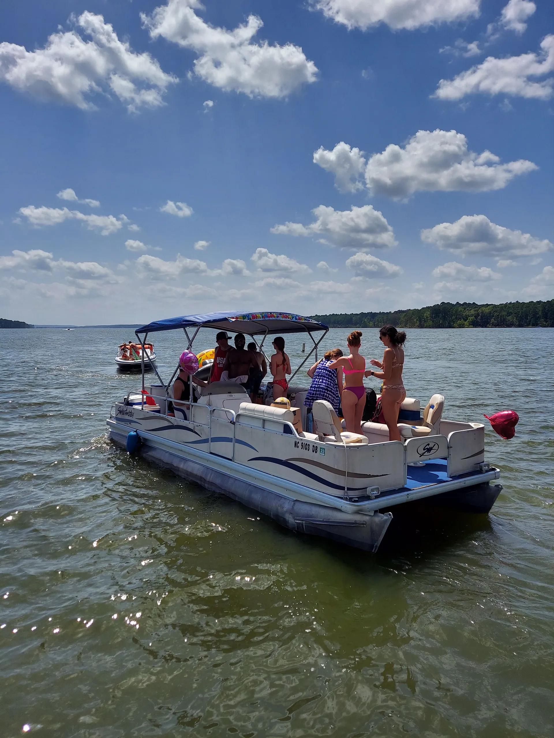 Family Fun &amp; Sun 24 Foot Tritoon. Lots of shade.
