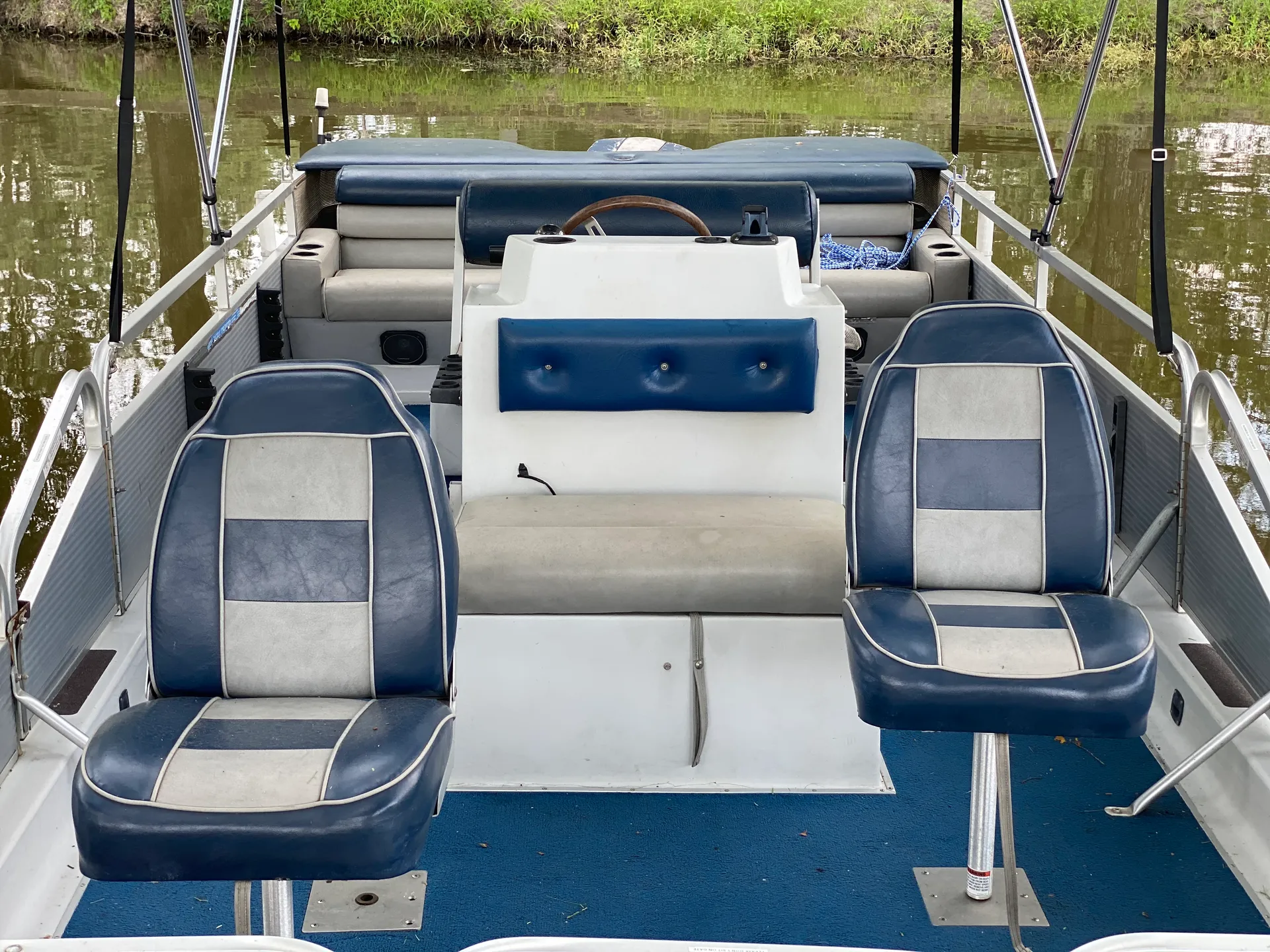 Hurricane Boats Deck Boat in Thornton, TX — photo 2