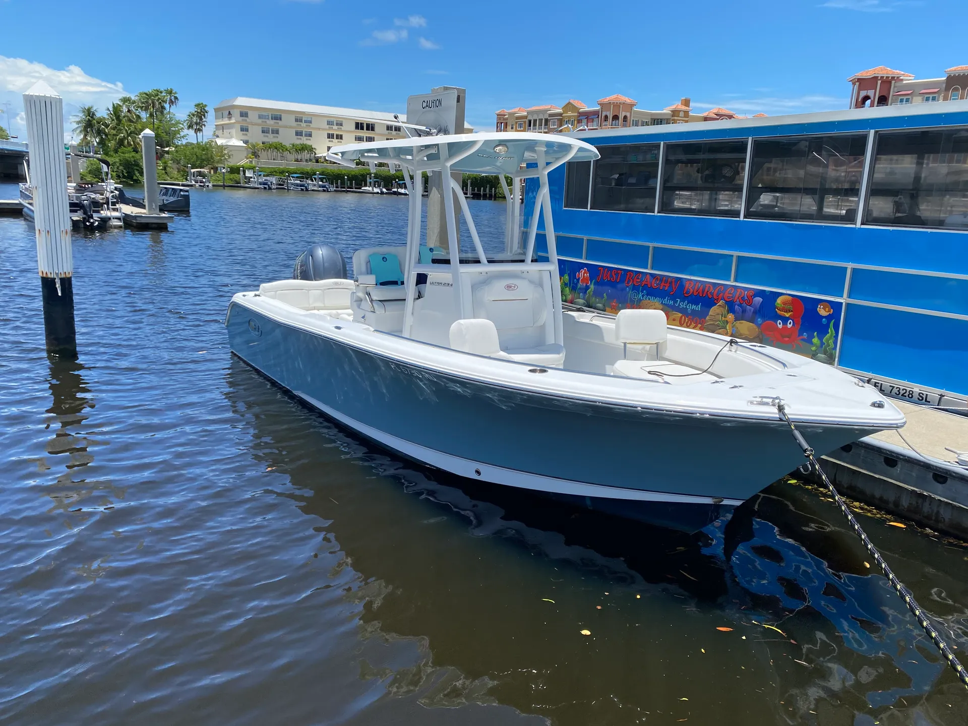 SEA HUNT BOATS ULTRA 234 in Naples, FL — photo 2