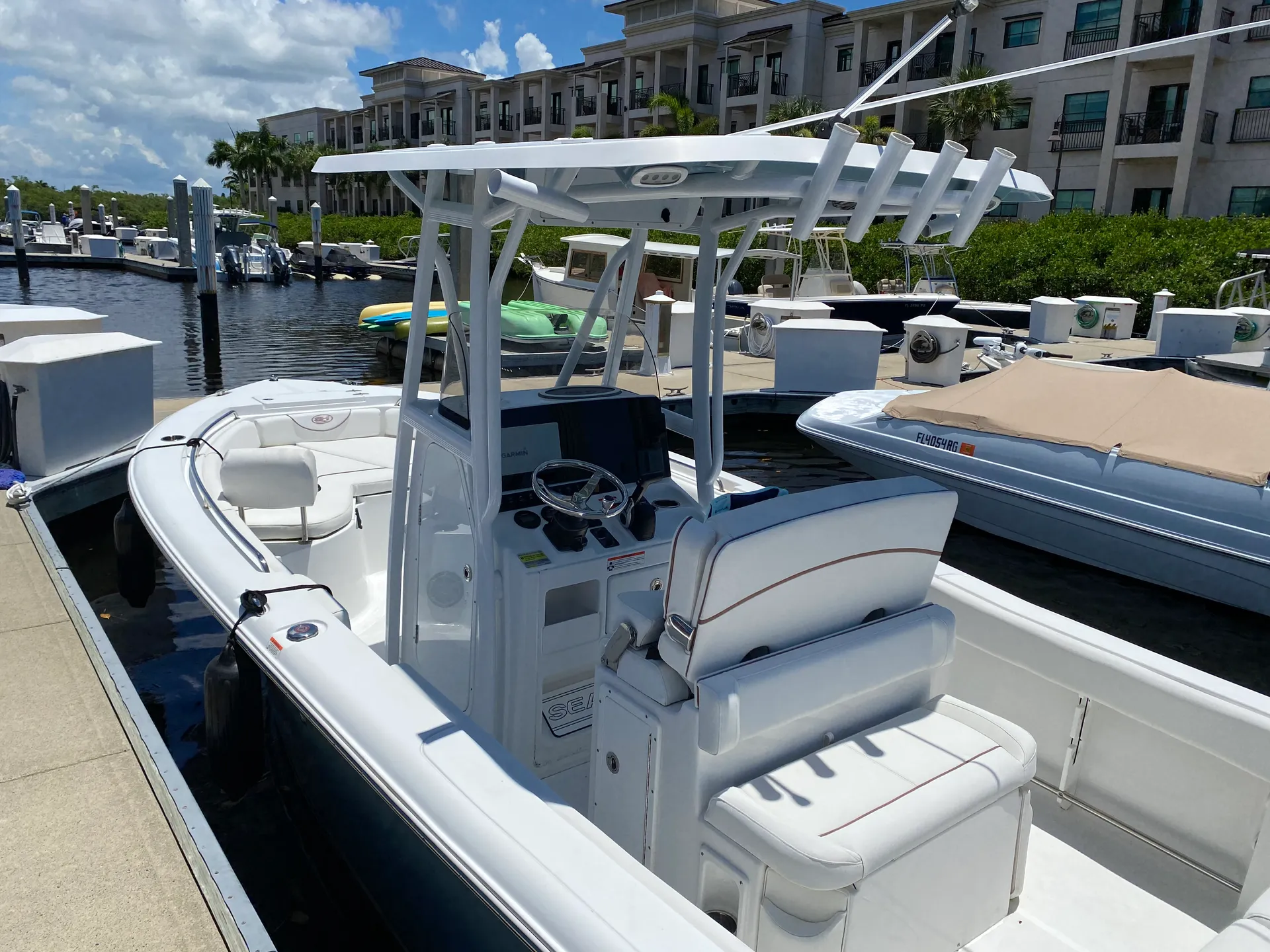 SEA HUNT BOATS ULTRA 234 in Naples, FL — photo 3