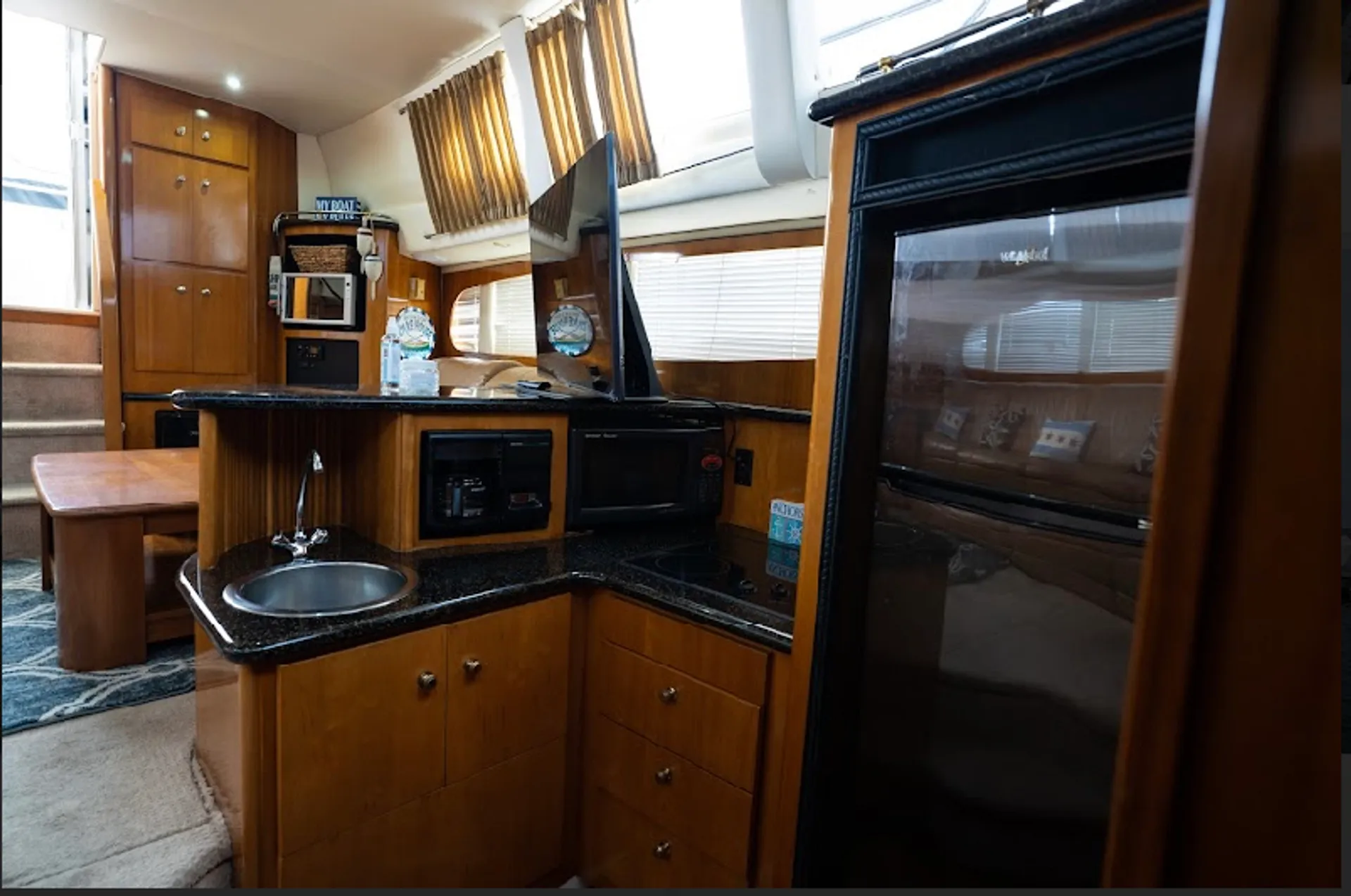 55’ Luxury Carver Yacht-12 Passengers *CHICAGO VIBES *BTC