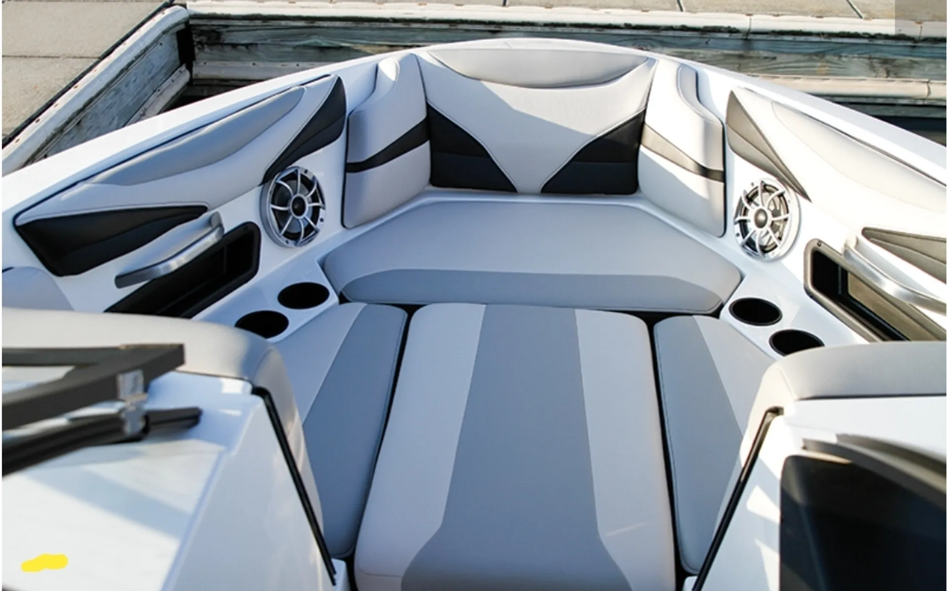 AXIS WAKE RESEARCH T22 W/TRAILER in Fresno, CA — photo 3