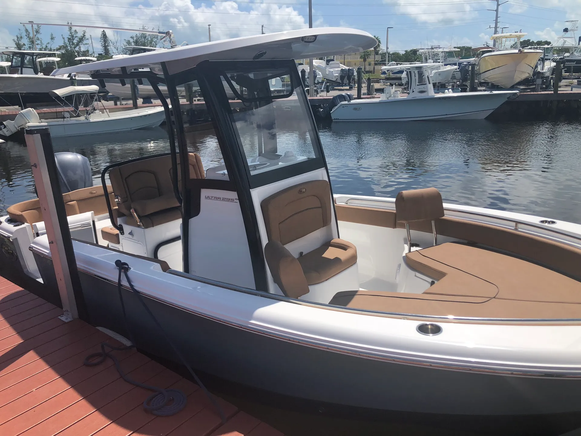 SEA HUNT BOATS ULTRA 234 in North Bay Village, FL — photo 4
