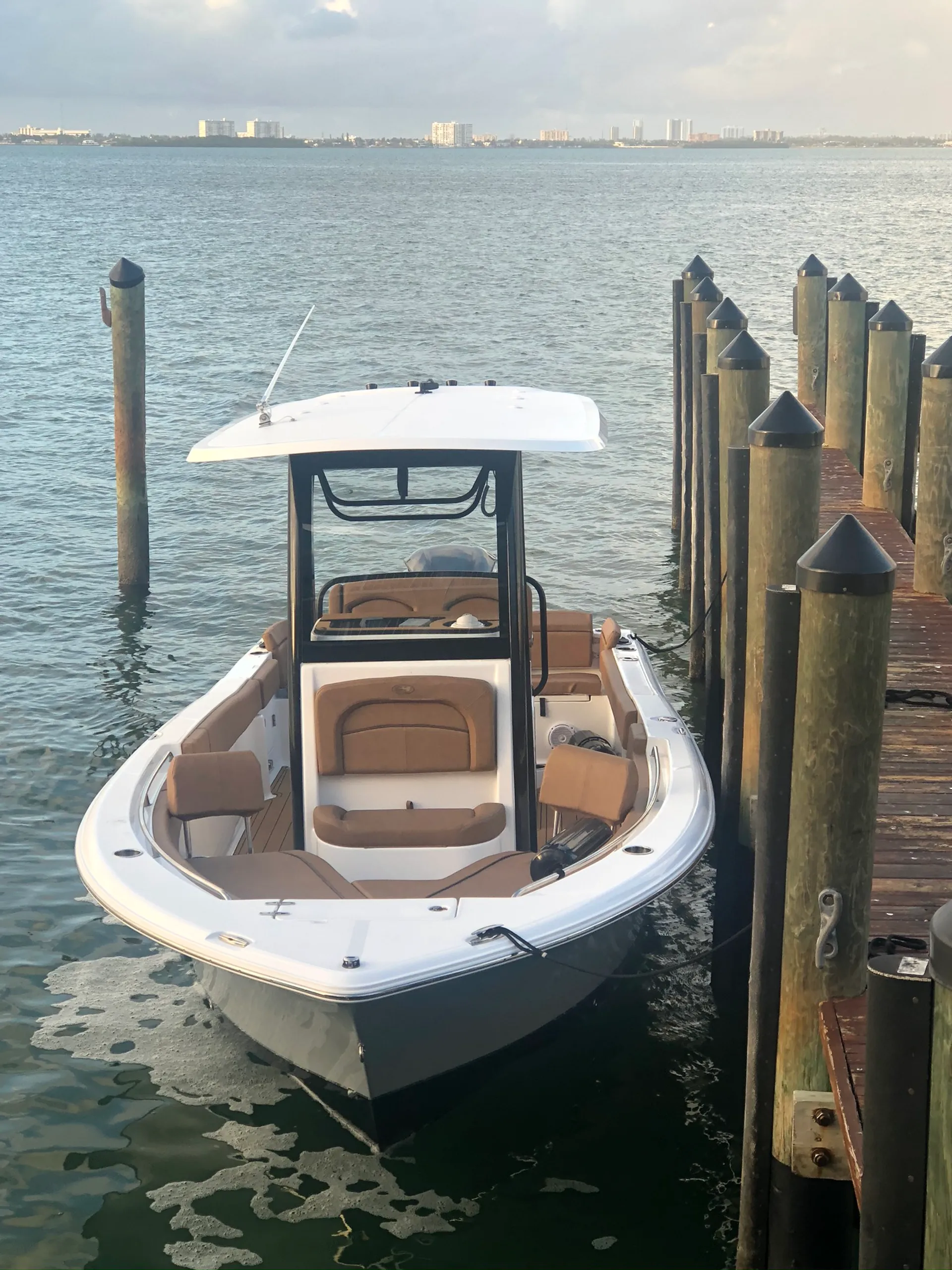 SEA HUNT BOATS ULTRA 234 in North Bay Village, FL — photo 8