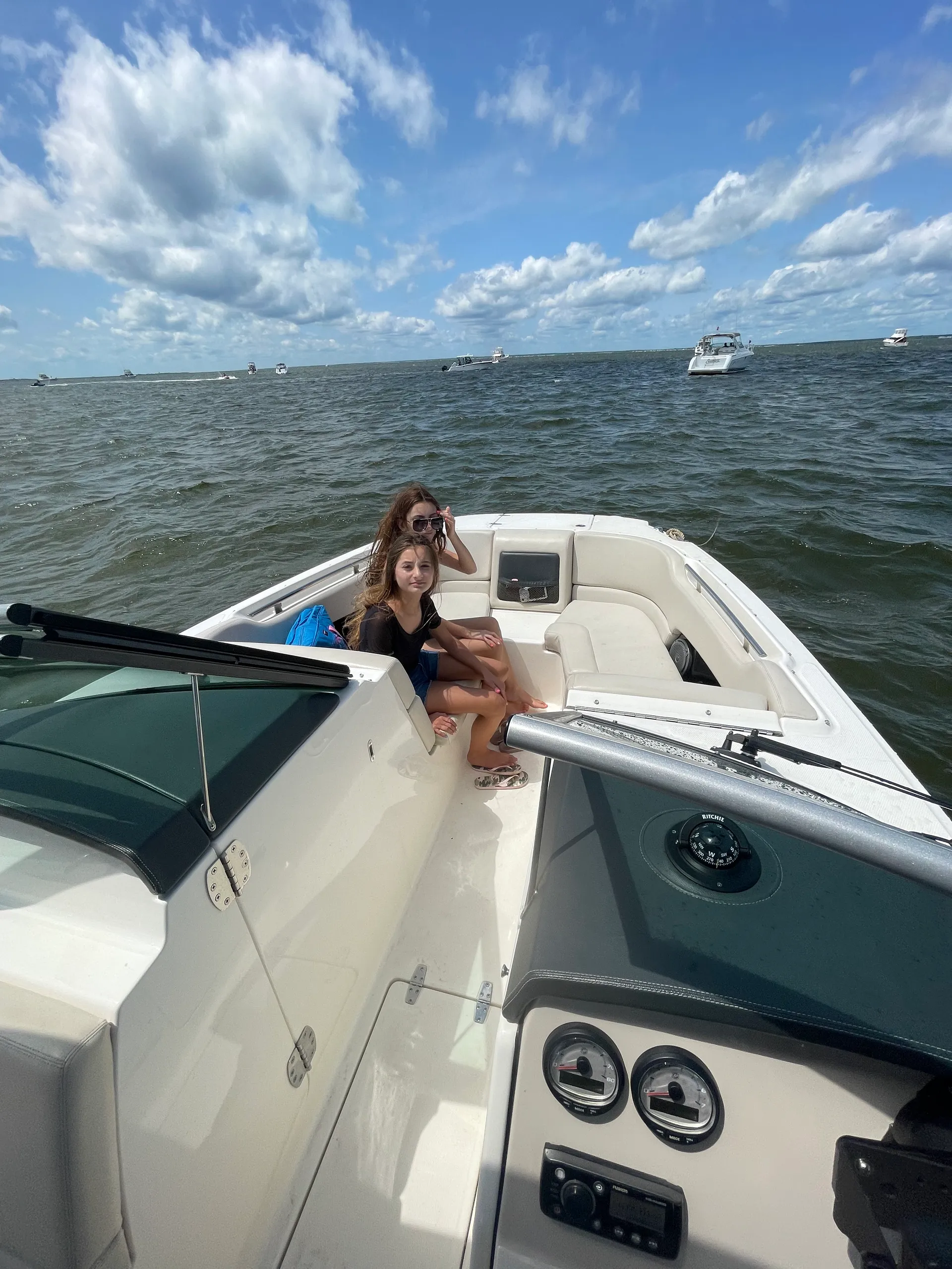 Boston Whaler 230 Vantage w/250XL DTS Verado in Lavallette, NJ — photo 4