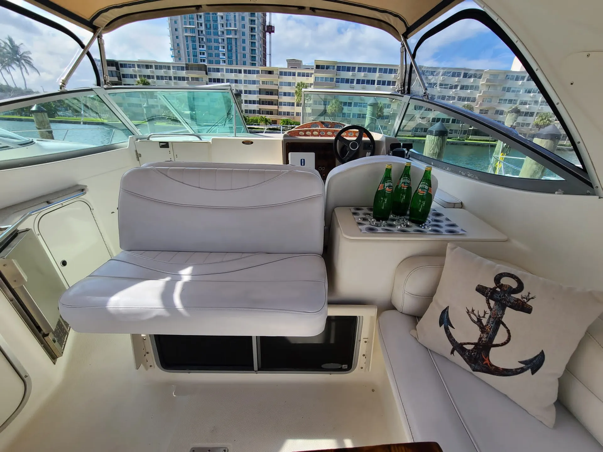 Maxum 3300 SCR in Sunny Isles Beach, FL — photo 5
