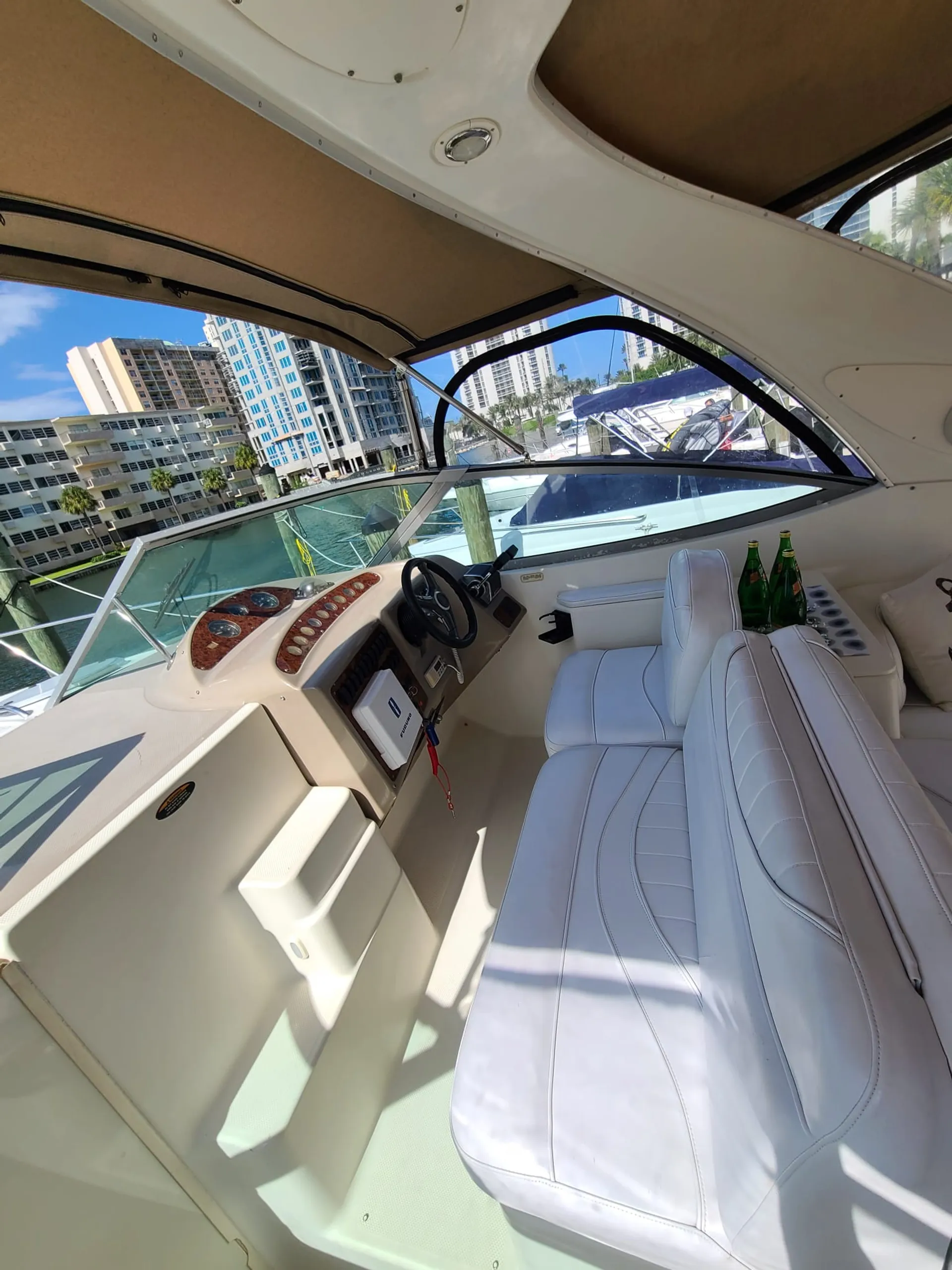 Maxum 3300 SCR in Sunny Isles Beach, FL — photo 6