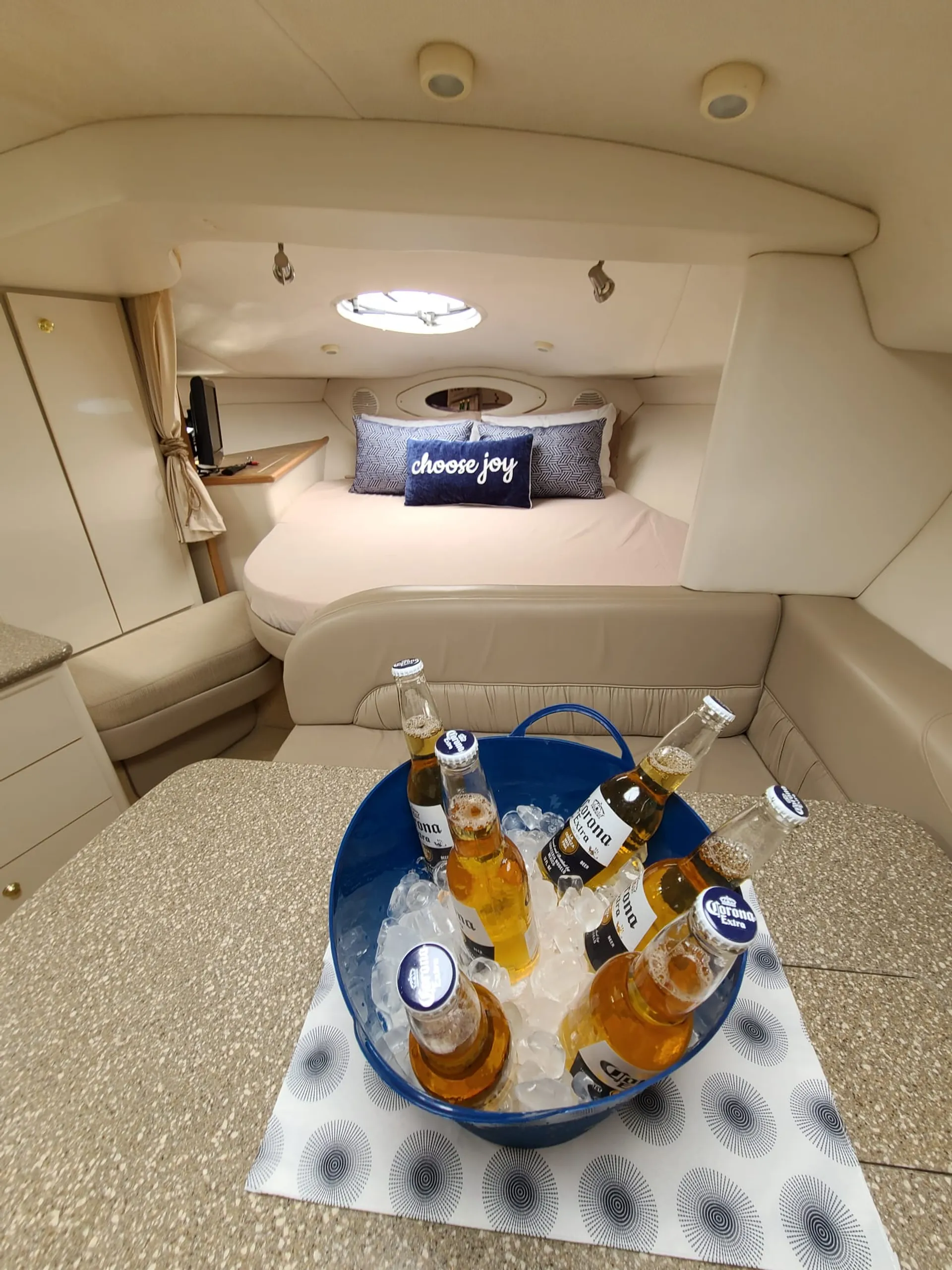 Maxum 3300 SCR in Sunny Isles Beach, FL — photo 8