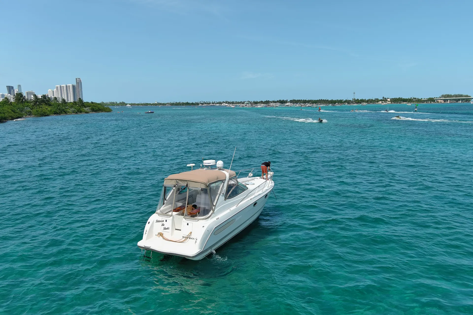 Maxum 3300 SCR in Sunny Isles Beach, FL — photo 2