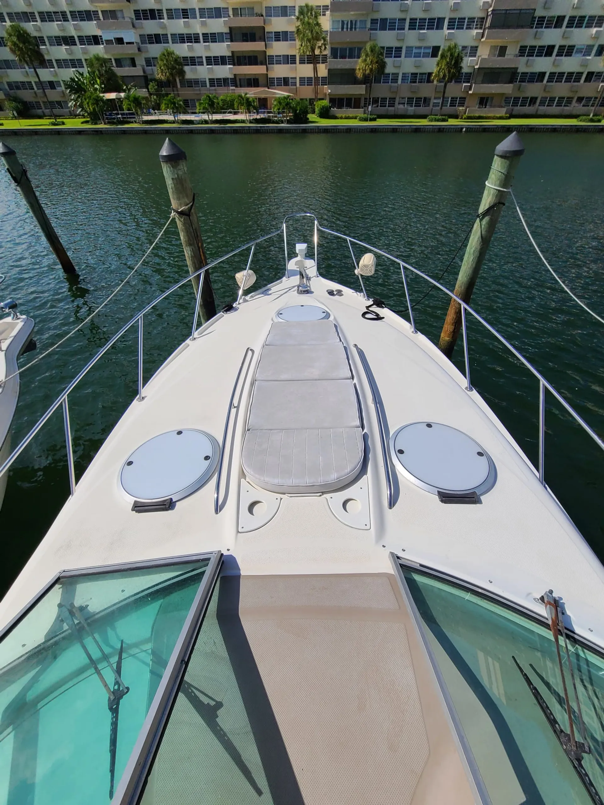 Maxum 3300 SCR in Sunny Isles Beach, FL — photo 4