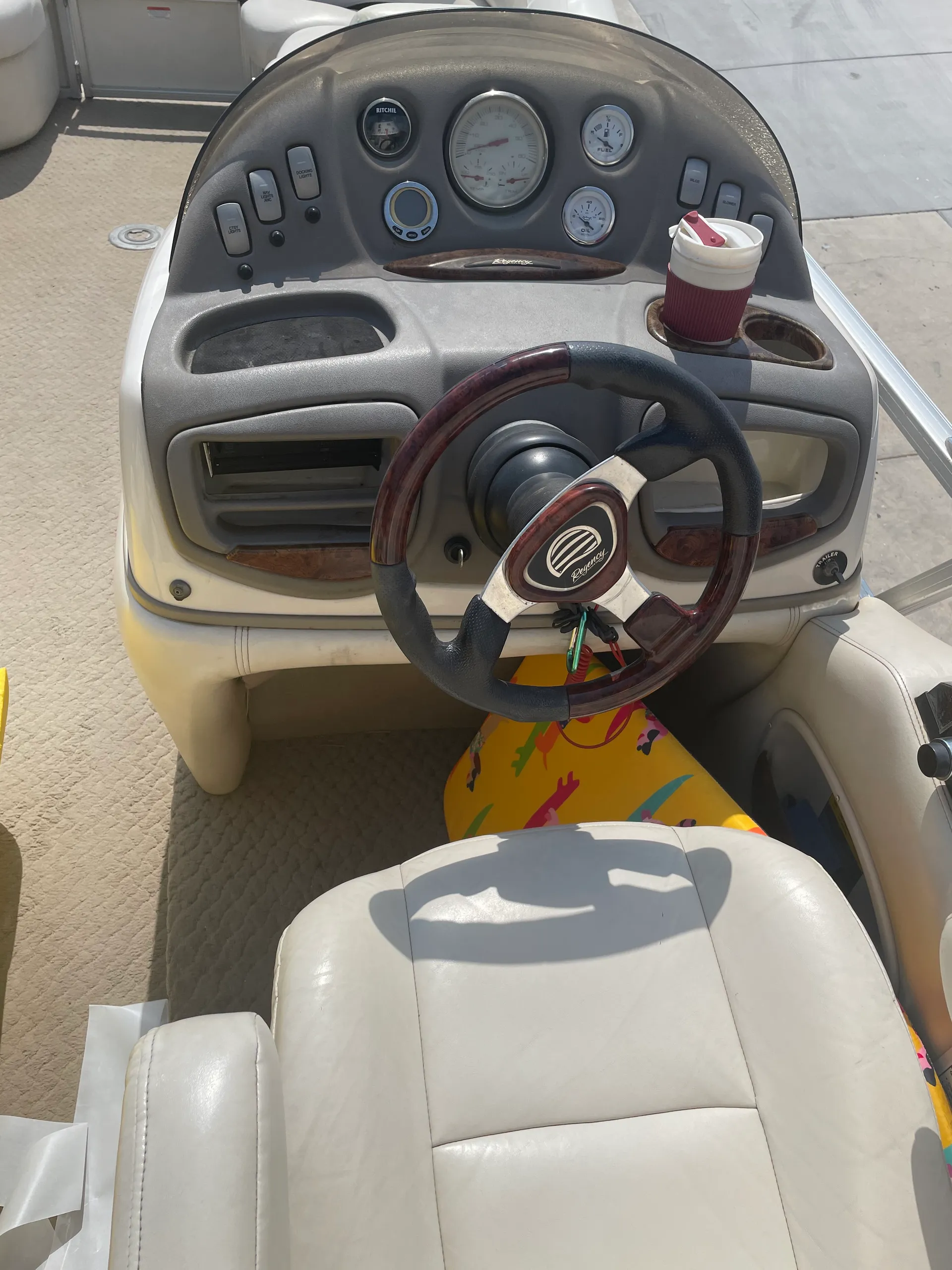 Sun Tracker by Tracker Marine Party Barge 26 Regency I/O in Bullhead City, AZ — photo 4
