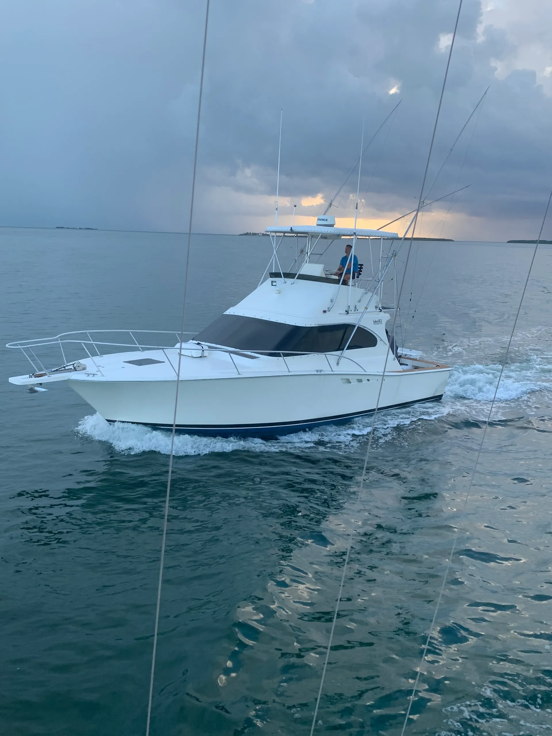 Luhrs Boats IO1042153 in Key Largo, FL — photo 2