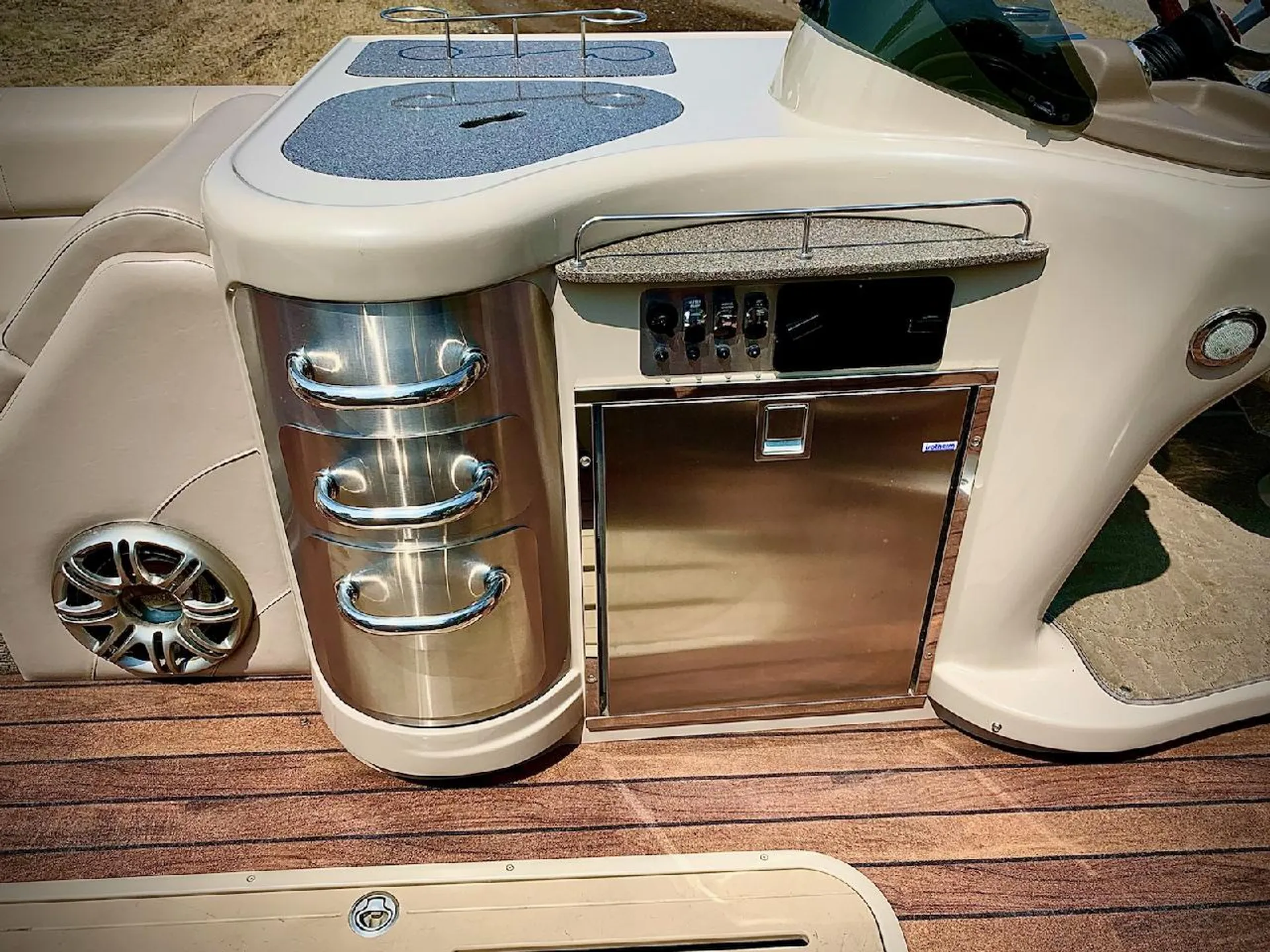 Avalon Pontoons 26' Catalina Entertainer in Helena, MT — photo 6