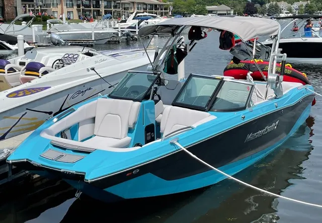 Rent a MASTERCRAFT BOATS ski and wakeboard in Williams Bay, WI near me