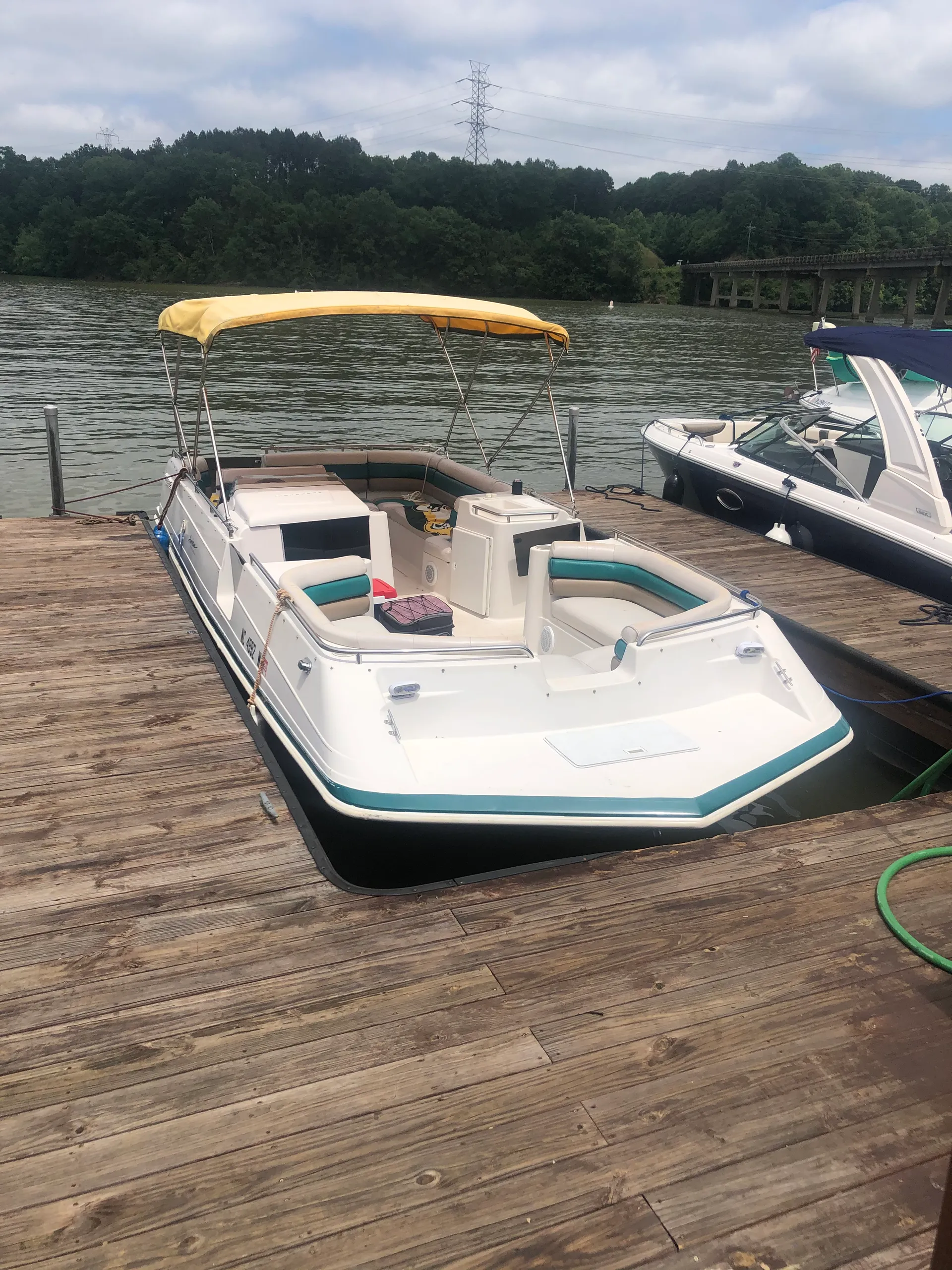 Hurricane Boats FD 246 Fun Deck in Iredell County, NC — photo 2