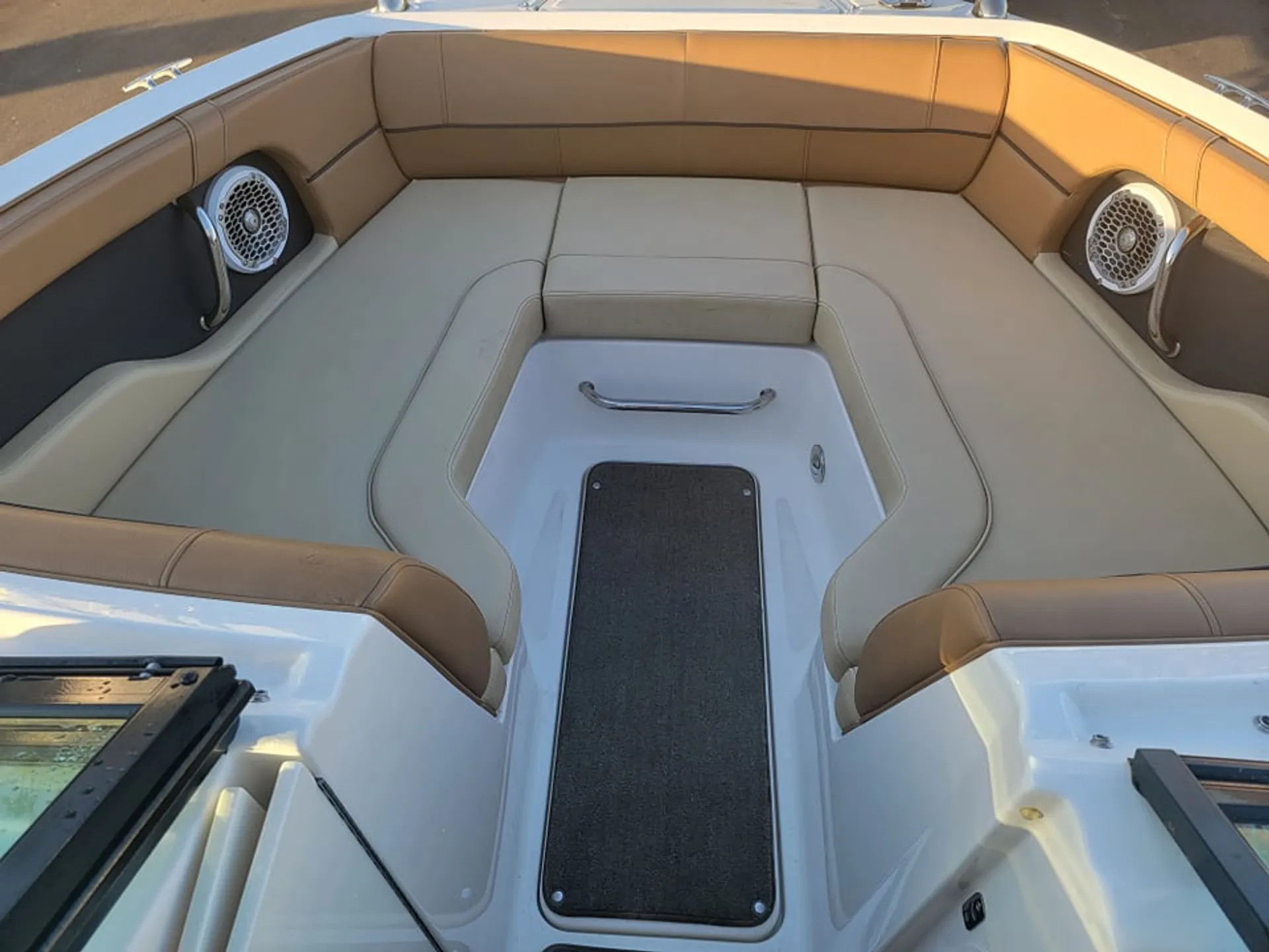 Sea Ray Boats 220 Sundeck w/250XL Verado in Mesa, AZ — photo 9