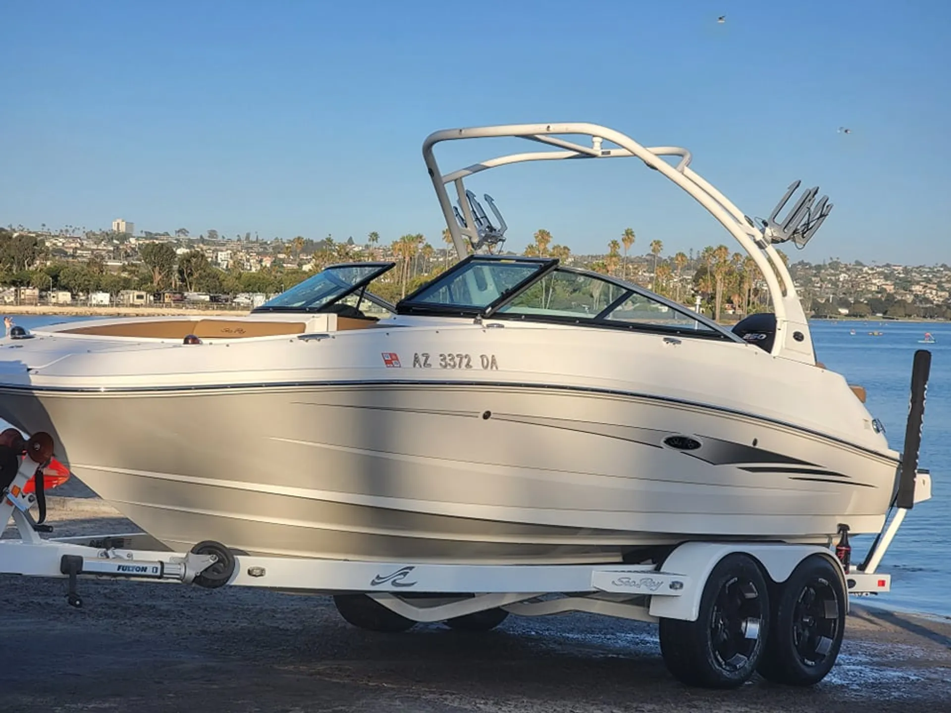 Sea Ray Boats 220 Sundeck w/250XL Verado in Mesa, AZ — photo 2