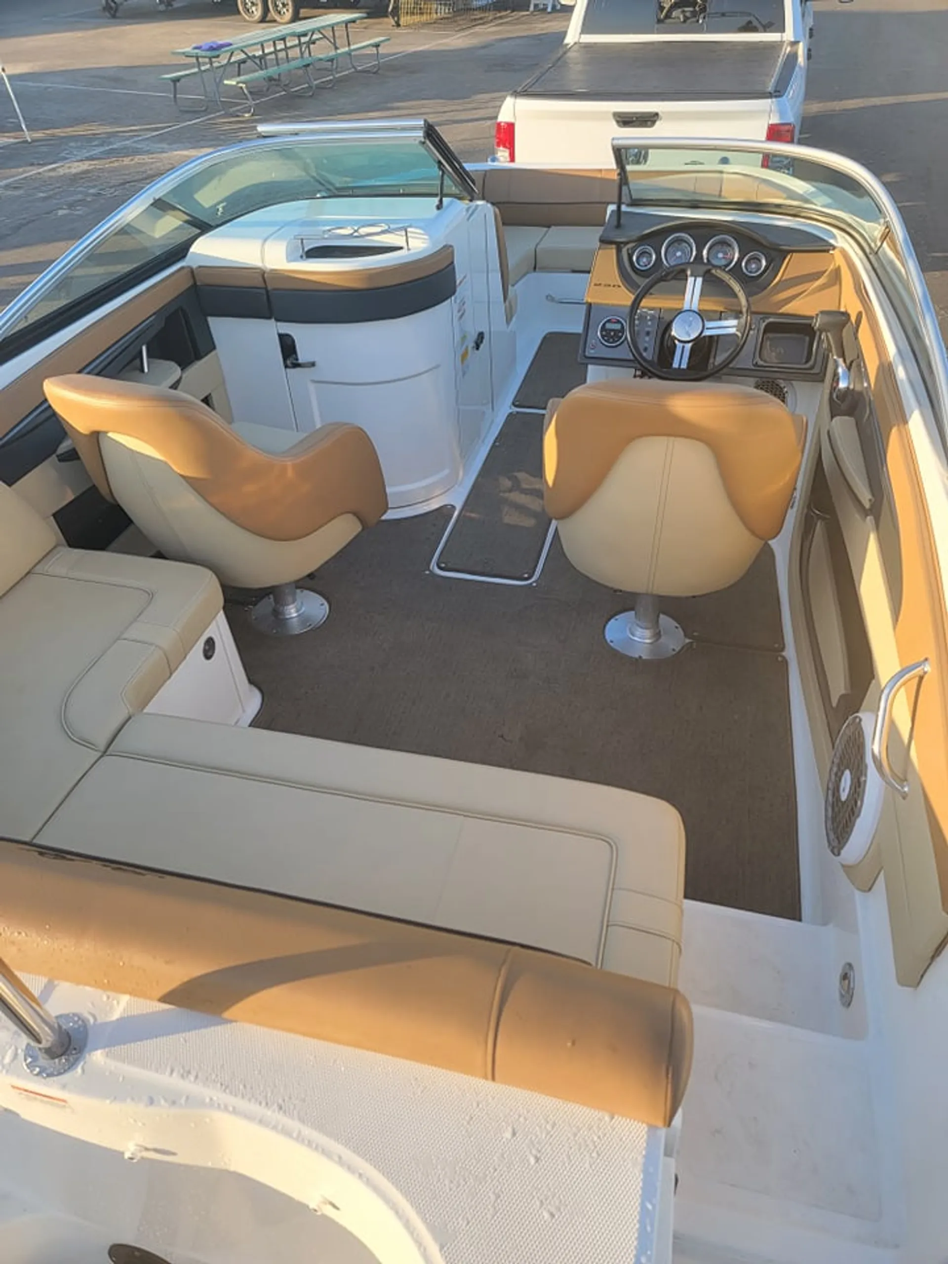 Sea Ray Boats 220 Sundeck w/250XL Verado in Mesa, AZ — photo 10